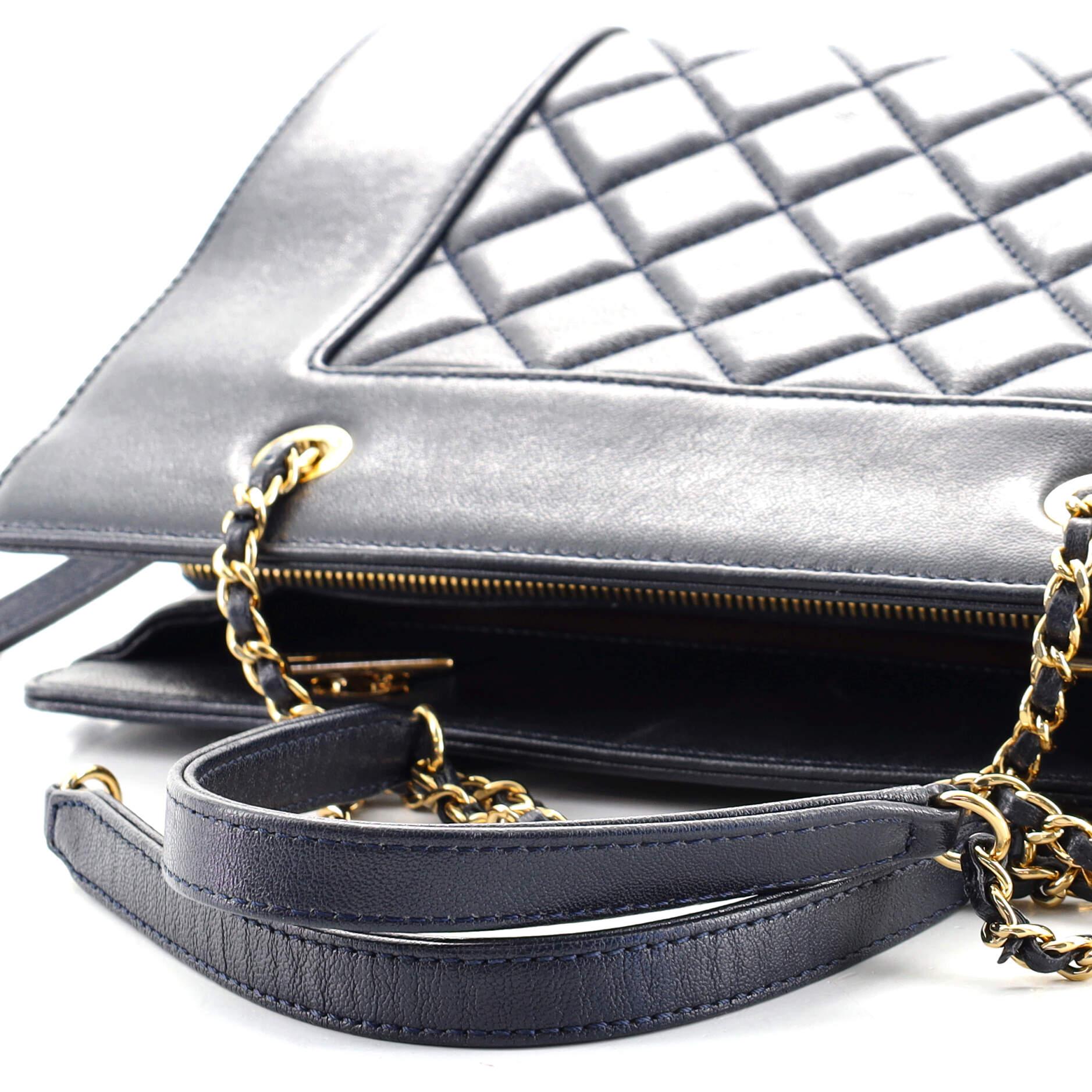 Chanel Mademoiselle Vintage Einkaufstasche aus gestepptem Schafsleder 1