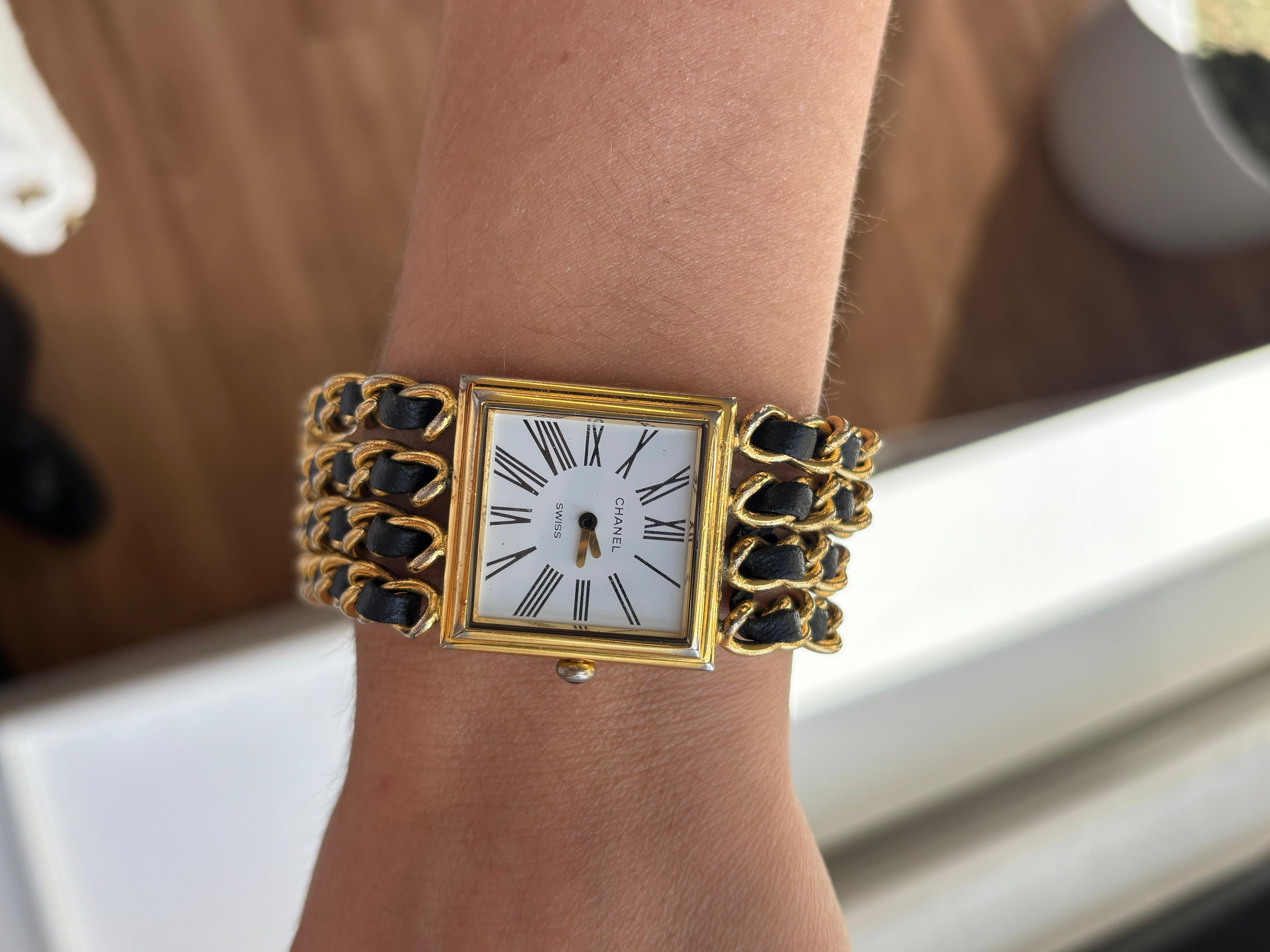 Reloj Chanel Mademoiselle Oro Amarillo 18K y Pulsera de Cadena de Piel Negra 8