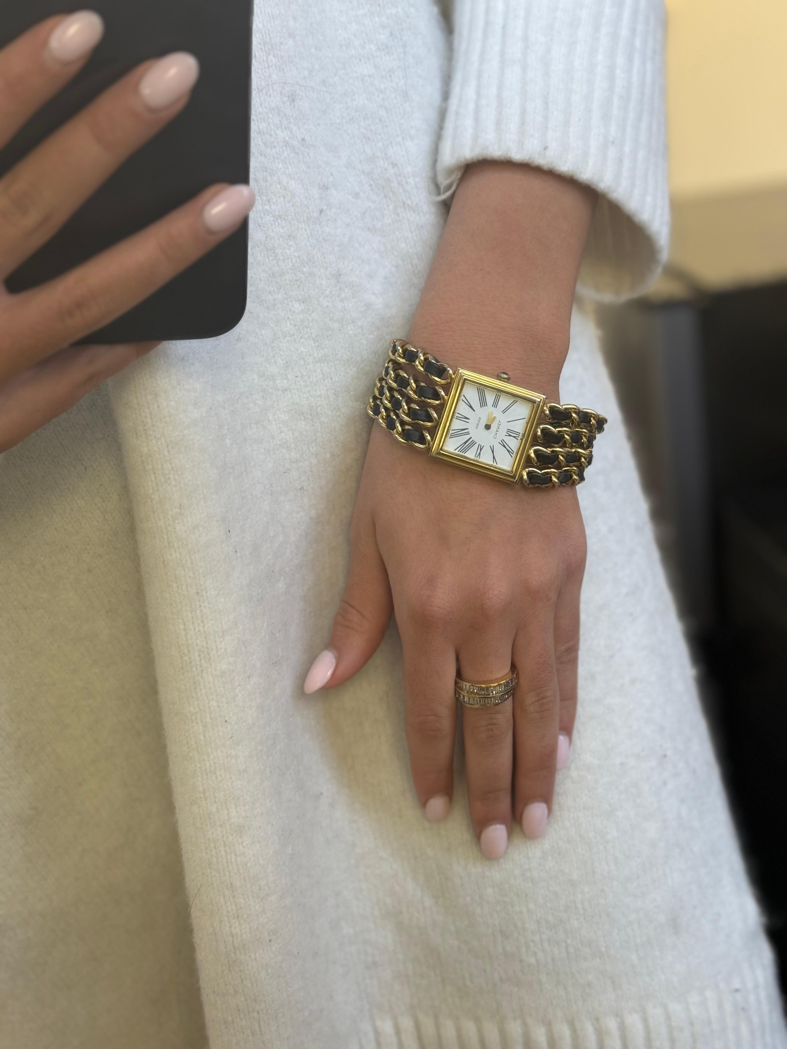 Montre Chanel Mademoiselle Or jaune 18K et chaîne en cuir noir en vente 4