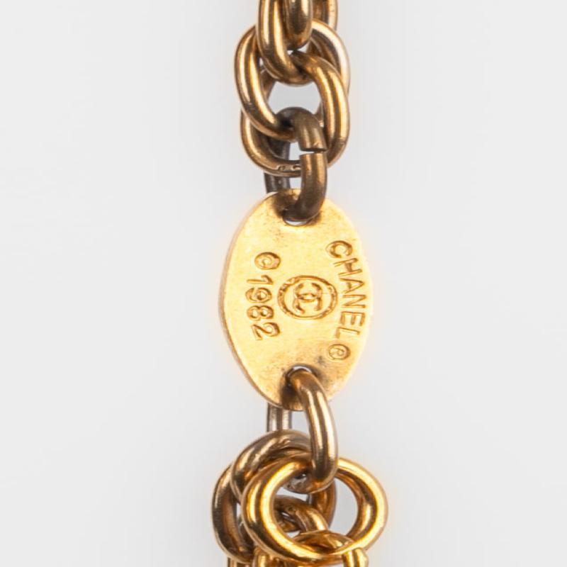 Women's Chanel Magnifying Glass Golden Metal Necklace, 1982