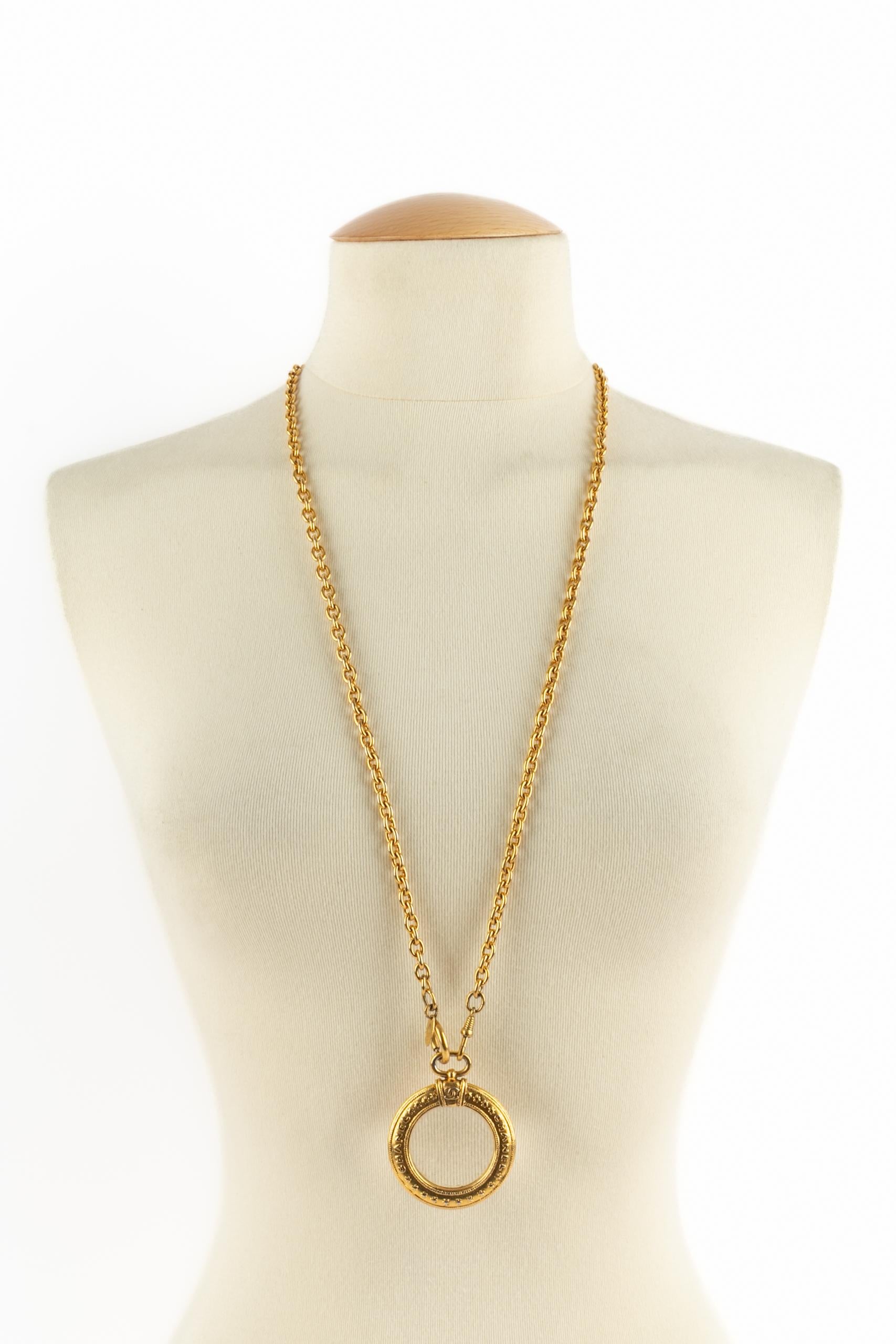 Chanel magnifying glass necklace For Sale 5