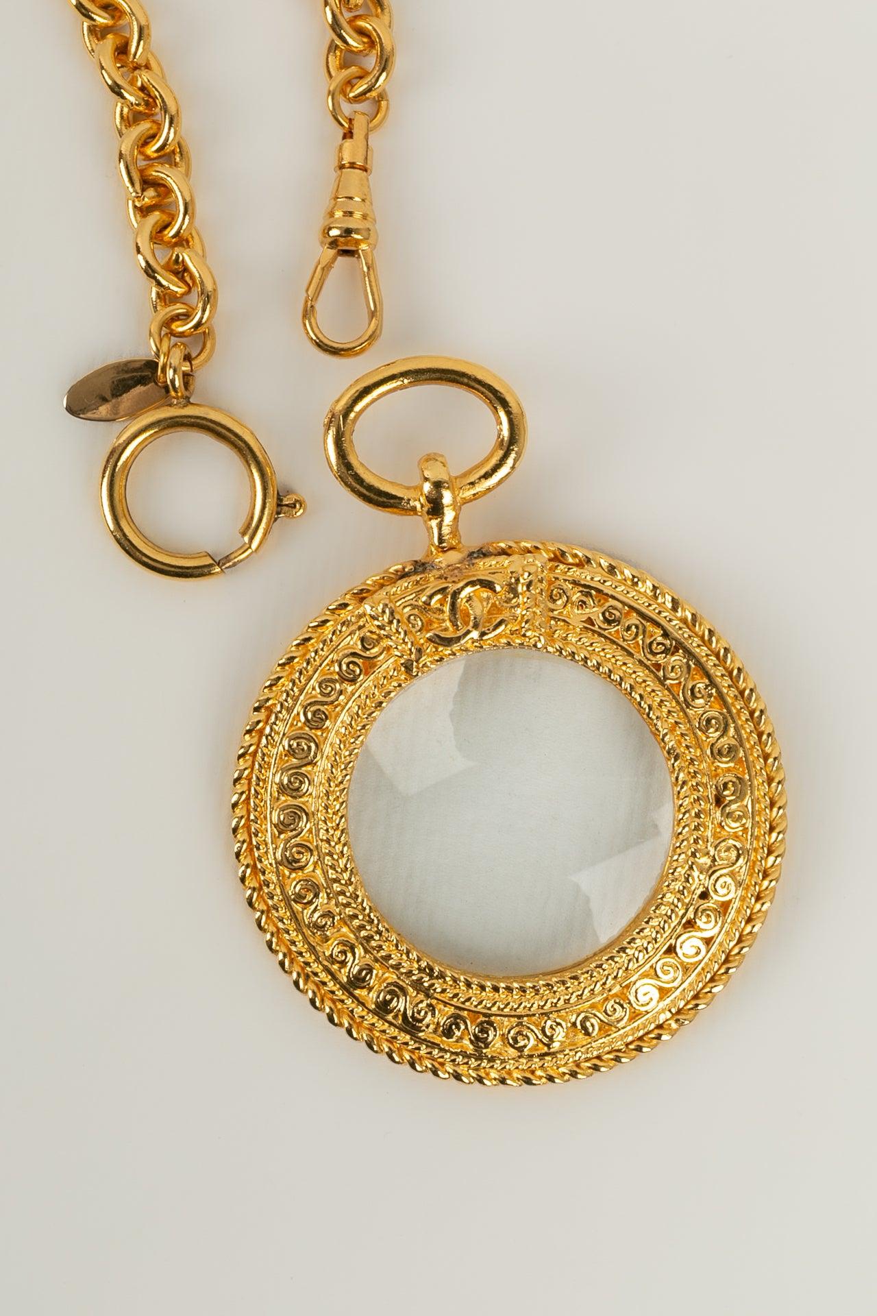 Women's Chanel Magnifying Glass Necklace in Gold Plated Metal