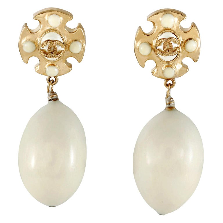 Chanel Maltese Cross Pearl Drop Clip On Earrings For Sale at
