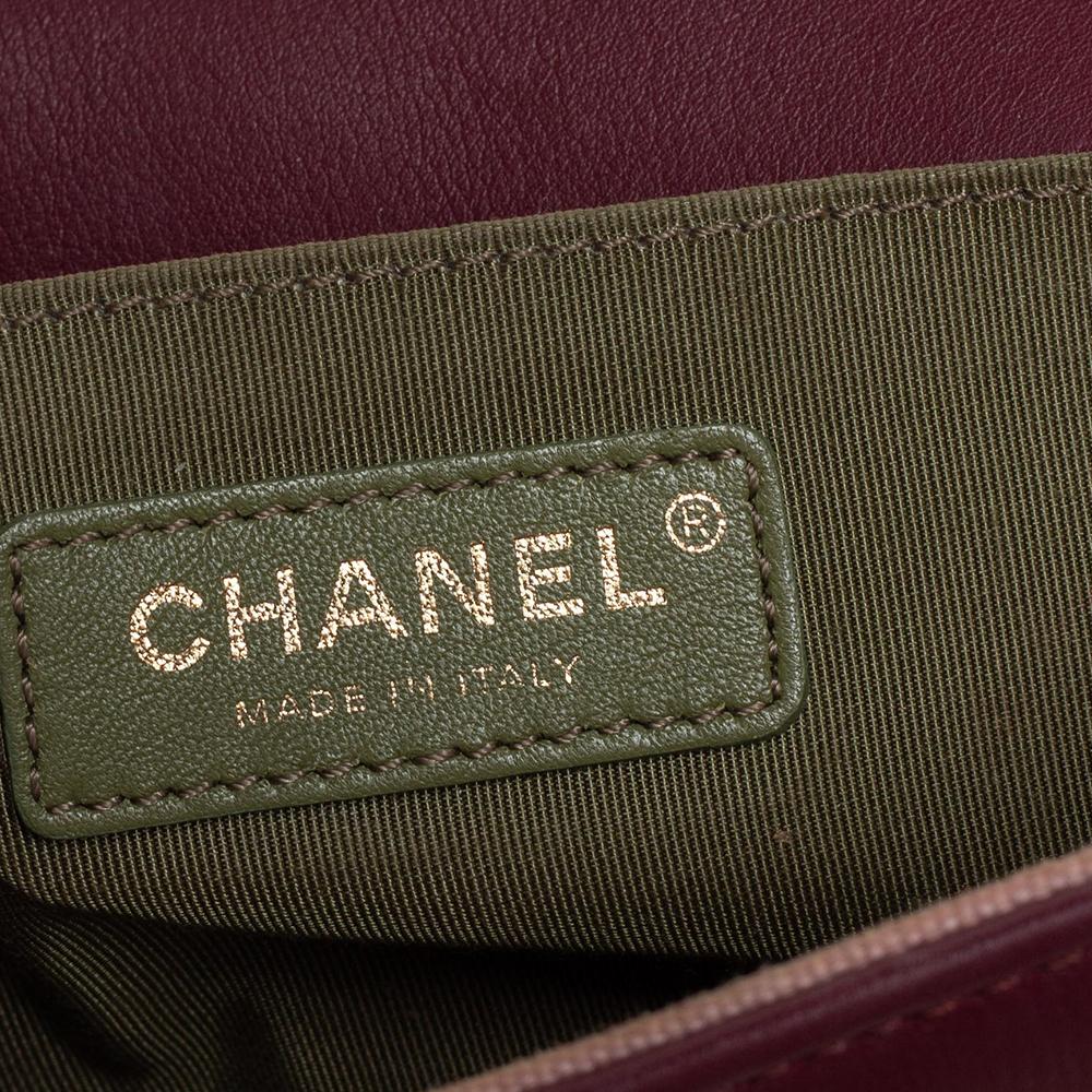 Chanel Maroon Gesteppte Leder Tasche Medium Boy 1