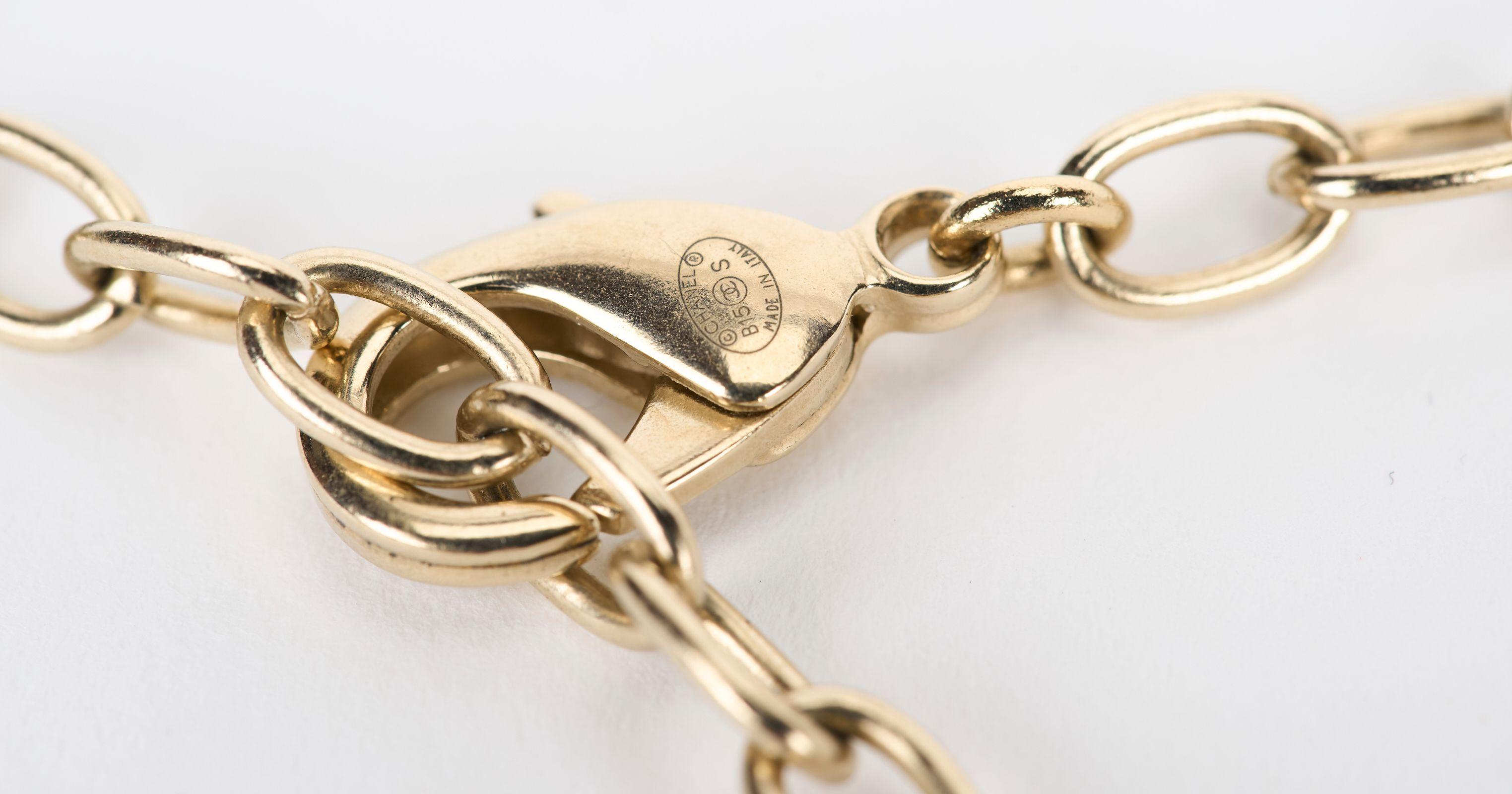 Chanel Pendentif Massive Chocker New W Box en vente 1
