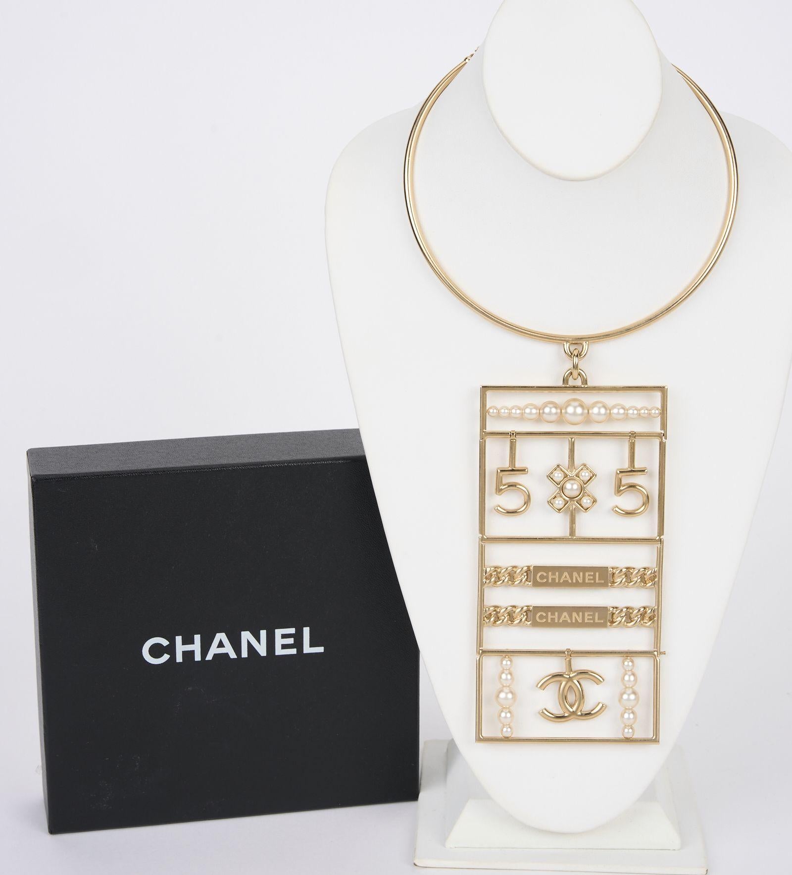 Chanel Pendentif Massive Chocker New W Box en vente 2