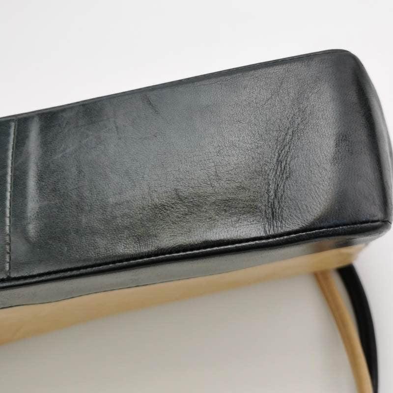 Chanel Matelasse 2.55 Bi-color Beige and Black Lambskin Leather Strap Bag en vente 9