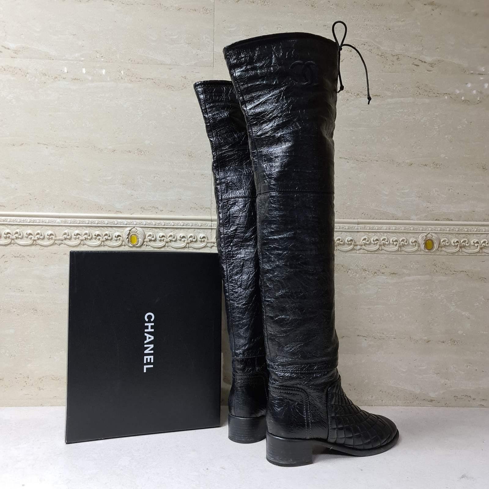 Chanel Matelasse Black Leather Over Knee Boots In Excellent Condition In Krakow, PL