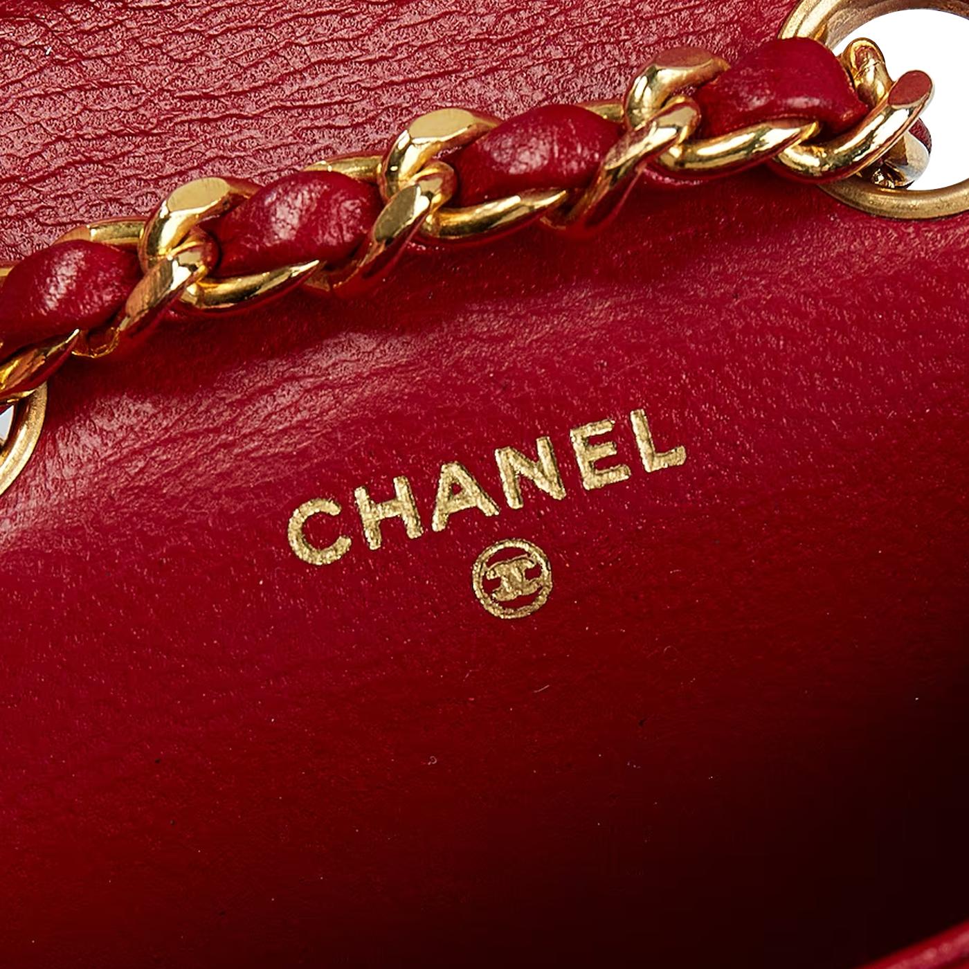 Chanel Matelasse Chain Fanny Belt Red Lambskin Renew Leather Bag For Sale 5