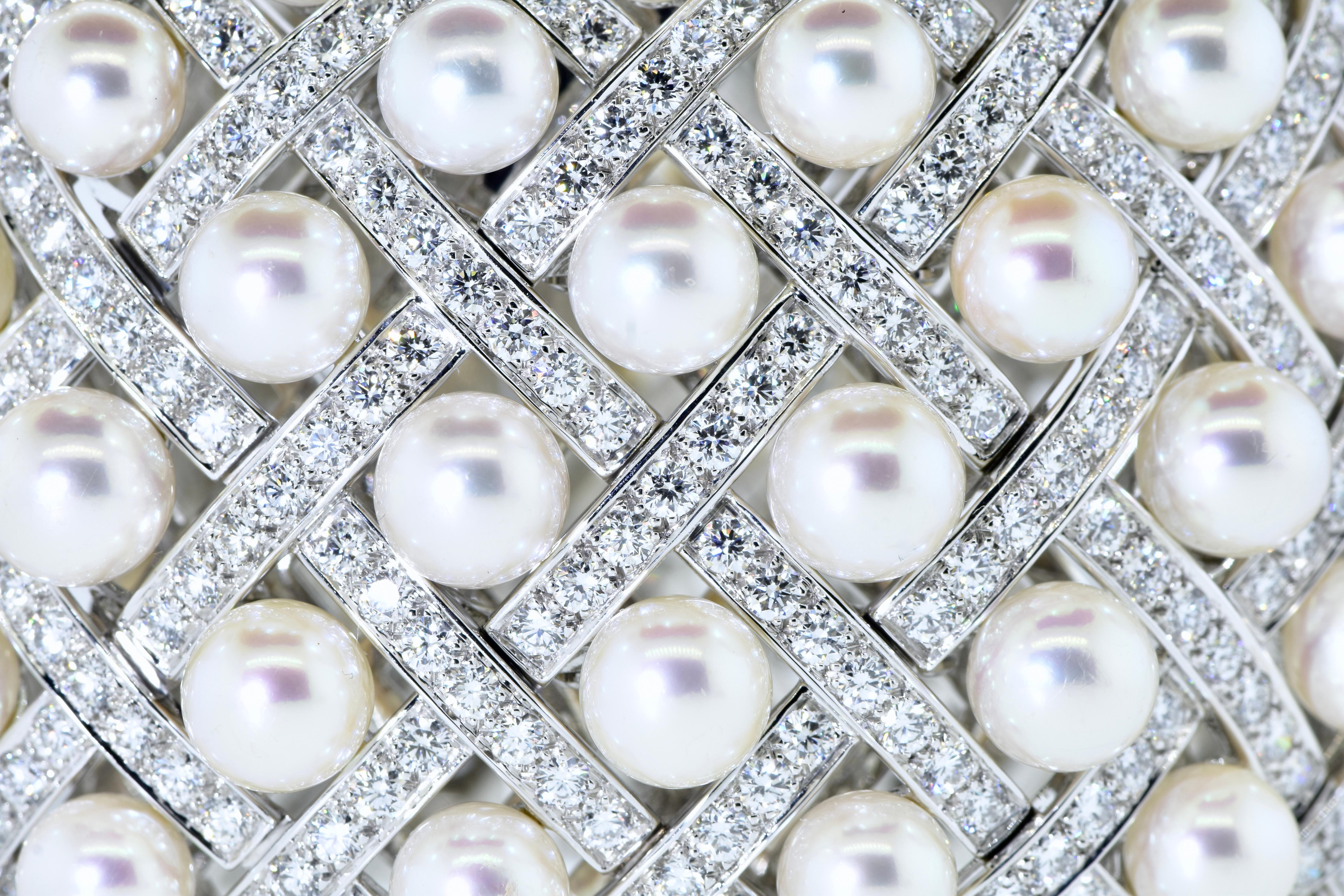 Chanel Bracelet jonc large 18 carats matelassé, diamants et perles assortis C 2009 6