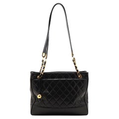 Chanel Matelasse Tote Bag aus Lammfell mit Kette in Schwarz