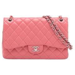 Chanel Matelasse Große Tasche aus Lammfell mit doppelter Klappe und doppelter Kette in Rosa