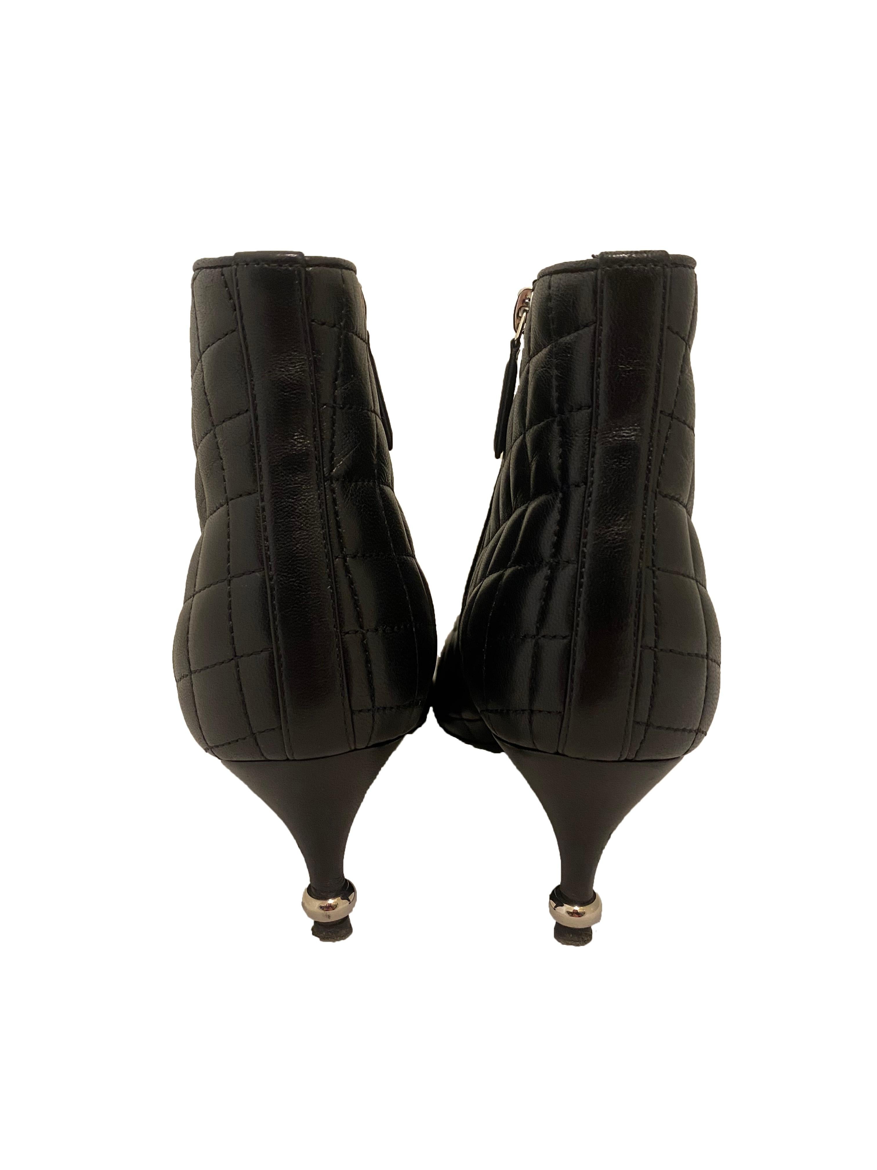 Chanel Matelasse Leather Ankle Boots In Good Condition For Sale In Glasgow, GB