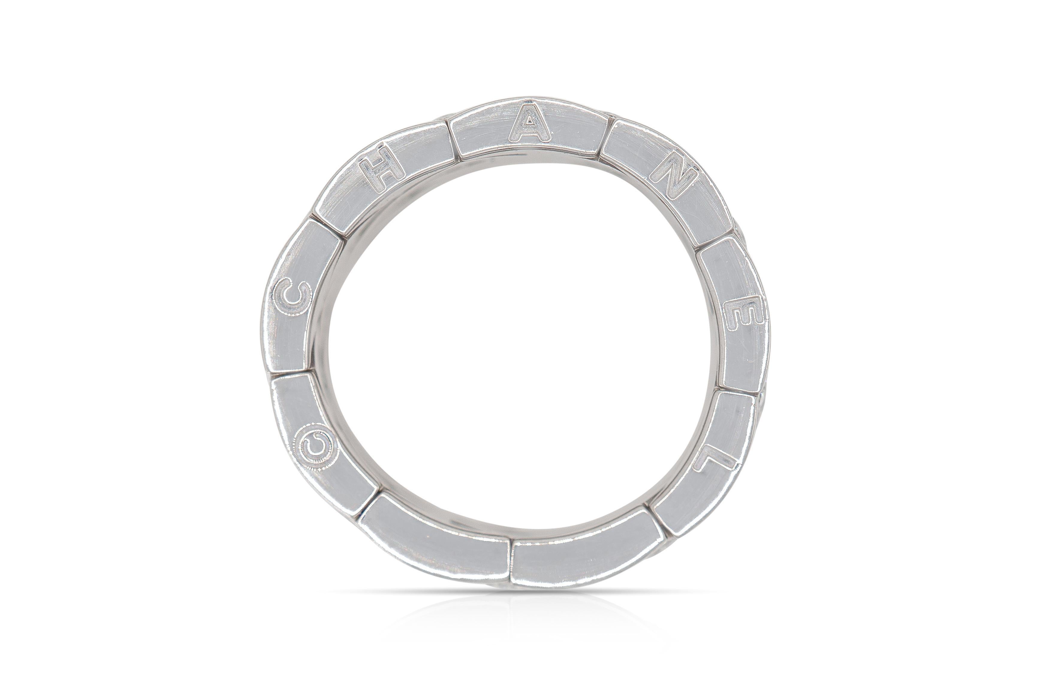 Anillo Semiflexible Acolchado Chanel Matelasse con Diamantes en Bueno estado para la venta en New York, NY