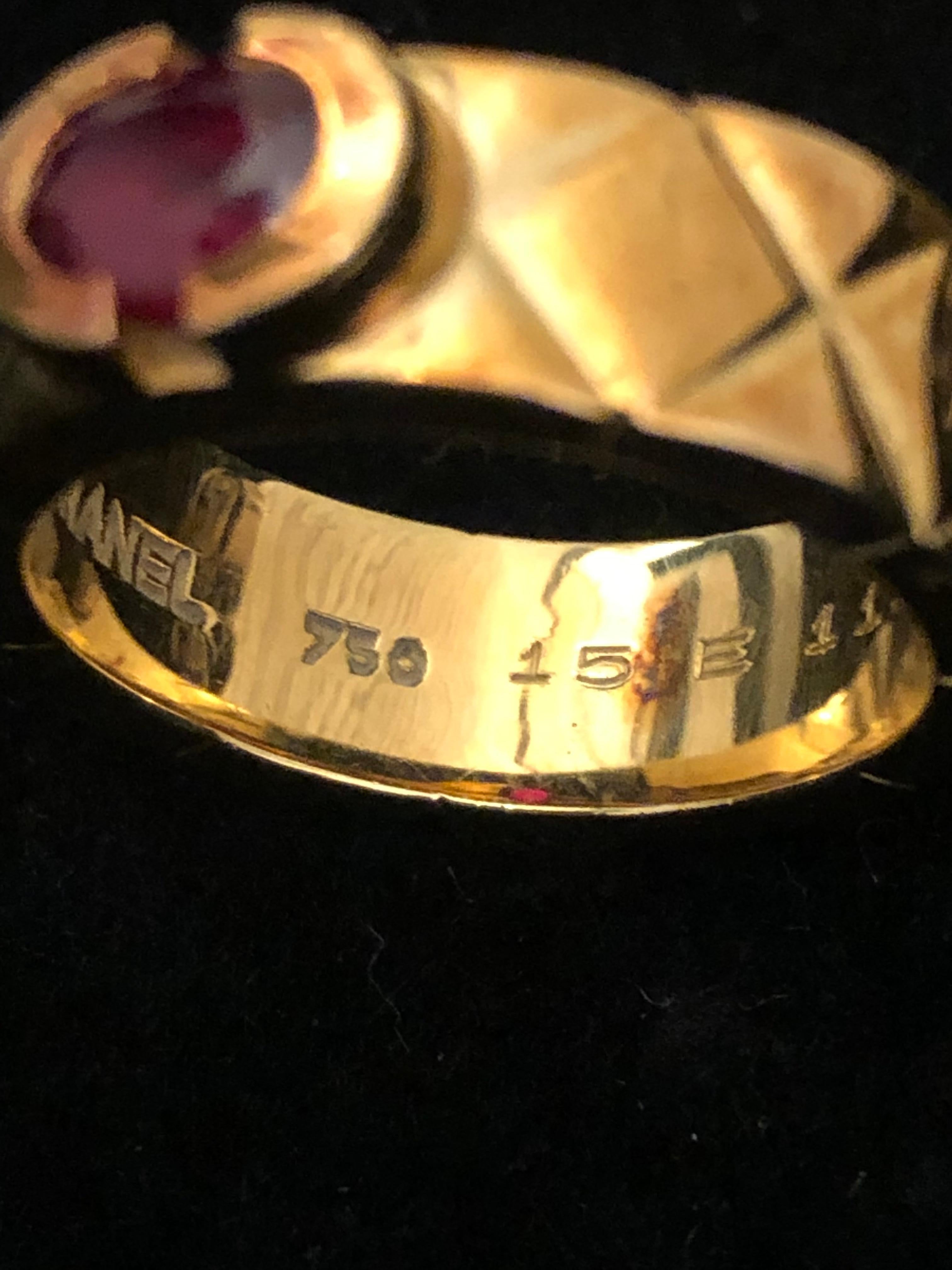 Chanel ruby bang ring set in 18K yellow gold with Matelasse pattern. Weighs approximately 11.38 grams. Come with box.

Stamped CHANEL 750 15 E 1192

Size 6 (US) 51.5 (EU)

Condition: Light surface scratches, not noticeable when worn. Generally in