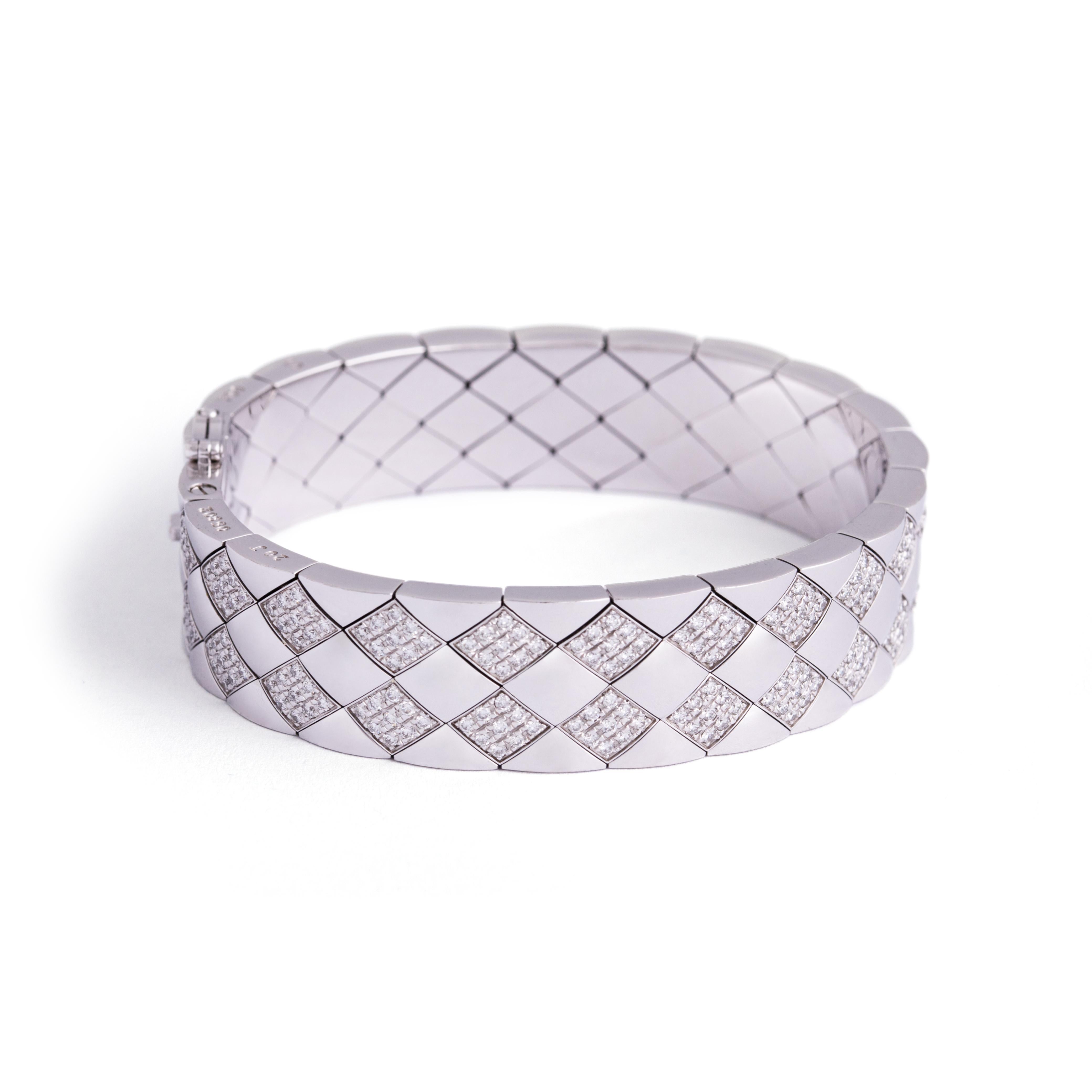 Round Cut Chanel Matelasse Souple Diamond White Gold Bracelet For Sale
