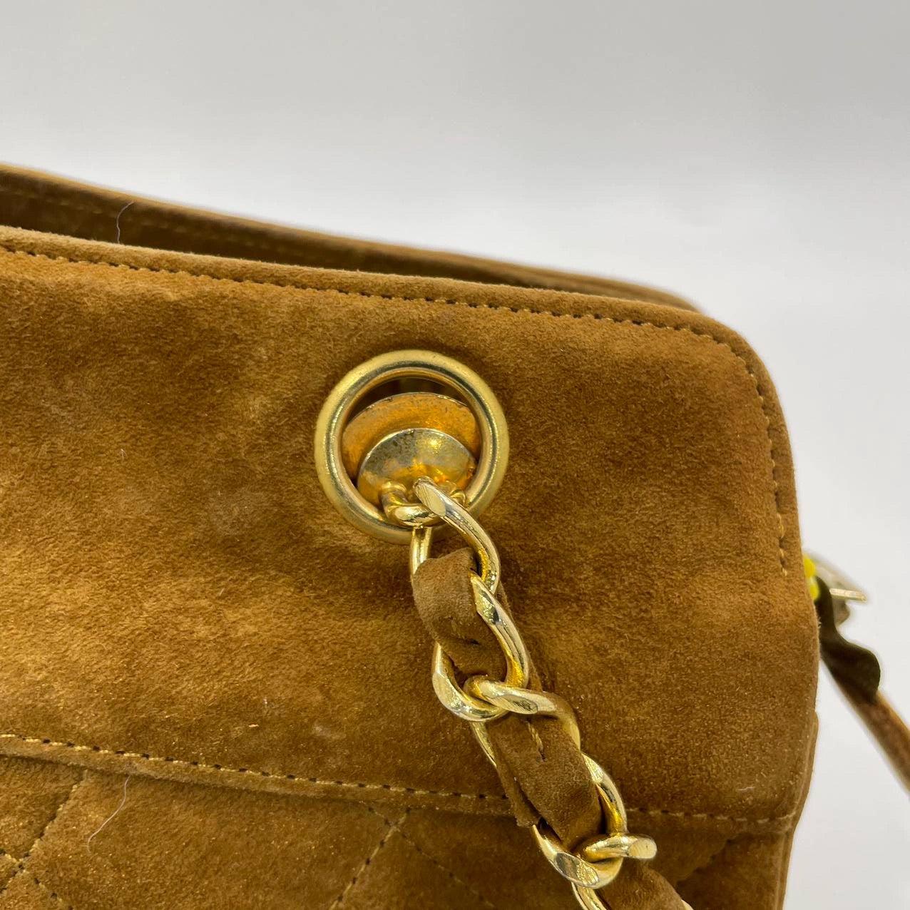 Chanel Matelasse Tan Brown Suede Gold Double Chain Coco Charm Medium Bag en vente 10