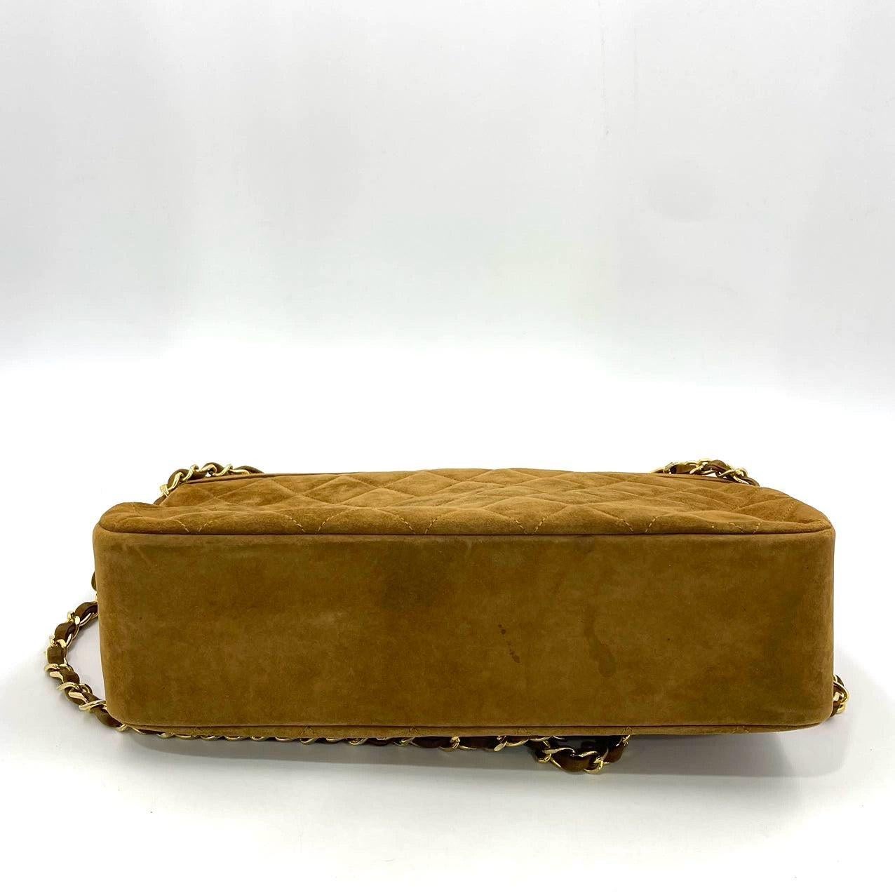 Marron Chanel Matelasse Tan Brown Suede Gold Double Chain Coco Charm Medium Bag en vente