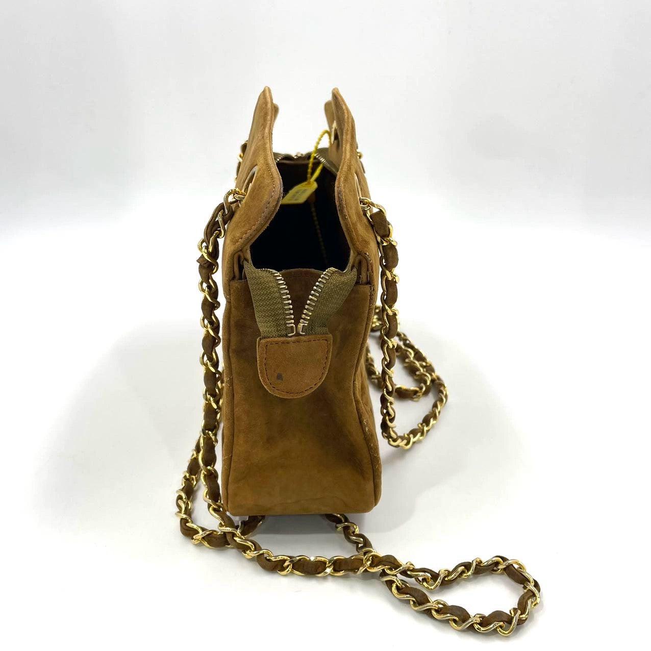 Chanel Matelasse Tan Brown Suede Gold Double Chain Coco Charm Medium Bag Pour femmes en vente