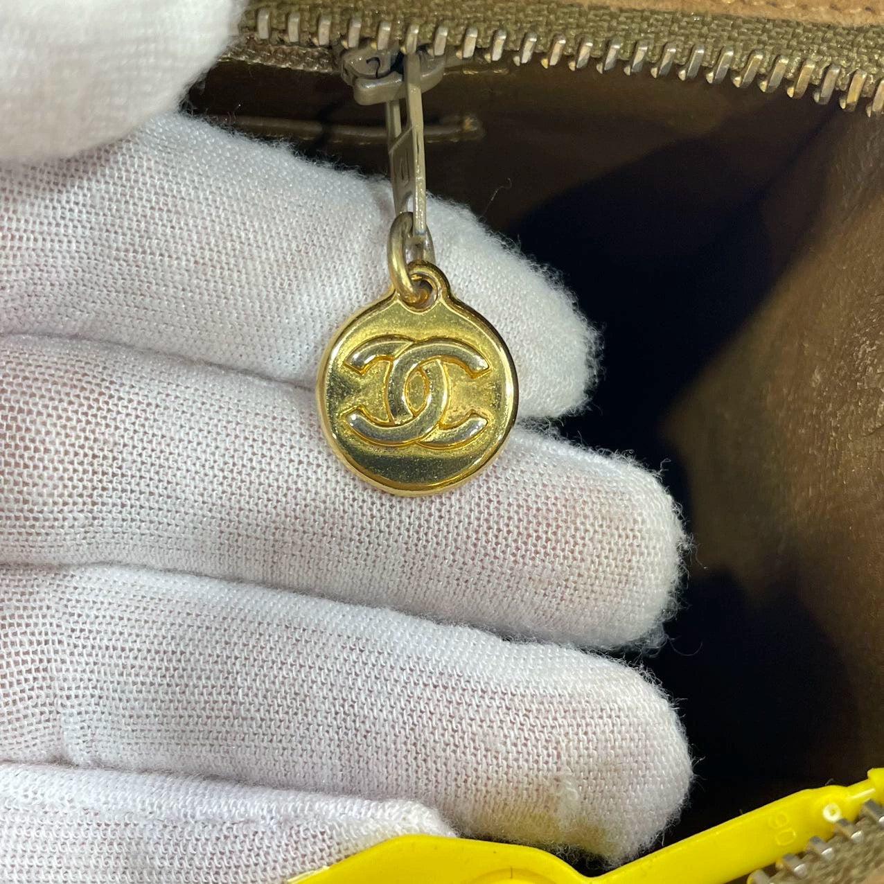 Chanel Matelasse Tan Brown Suede Gold Double Chain Coco Charm Medium Bag en vente 4