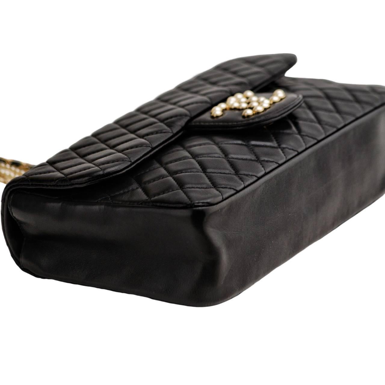 Donna Borsa a tracolla Chanel Matelasse Westminster in pelle con finta perla in vendita