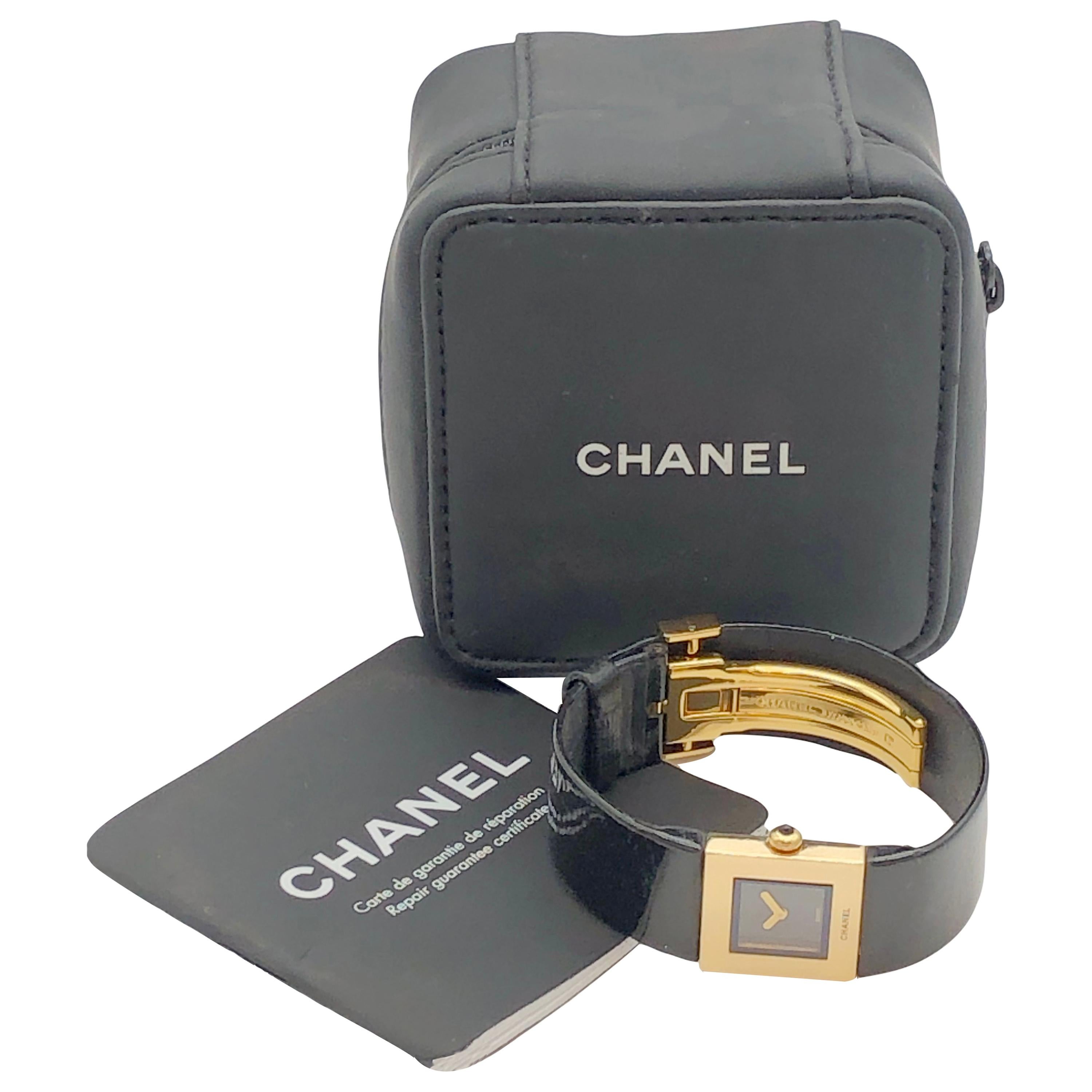 Montre-bracelet Chanel matelassée à quartz en or jaune pour femmes