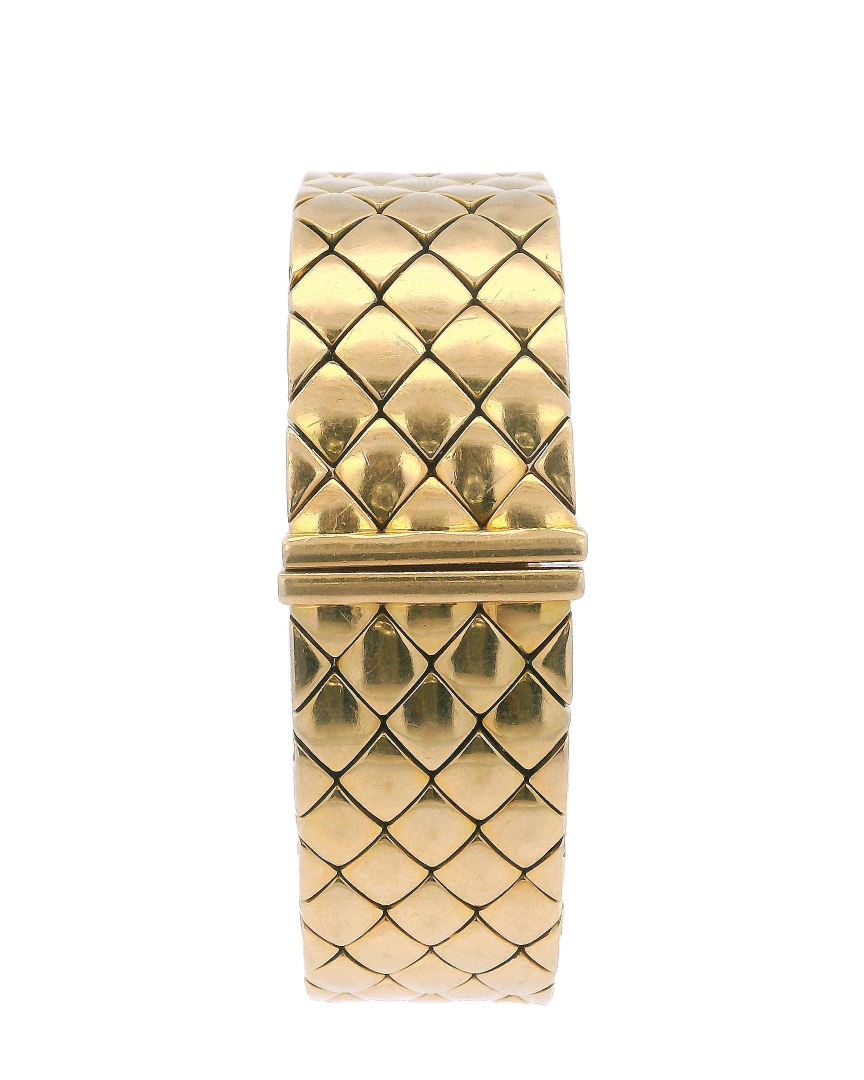 Chanel Matellasse Diamond Bezel 18K Yellow Gold Ladies Watch For Sale 5