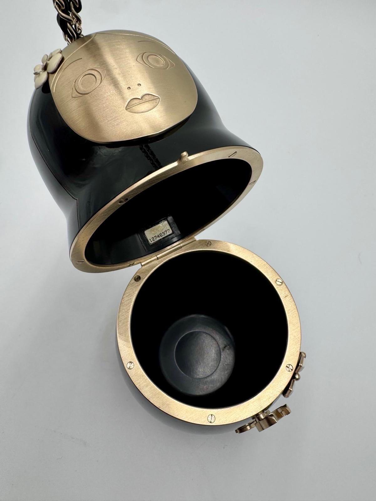 Bolso Minaudière Muñeca Matryoshka de Chanel 5