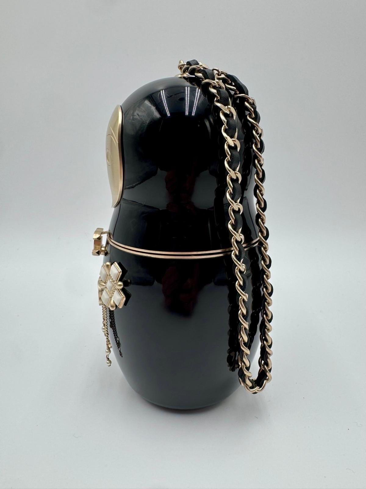 Bolso Minaudière Muñeca Matryoshka de Chanel en Excelente Estado en San Francisco, CA