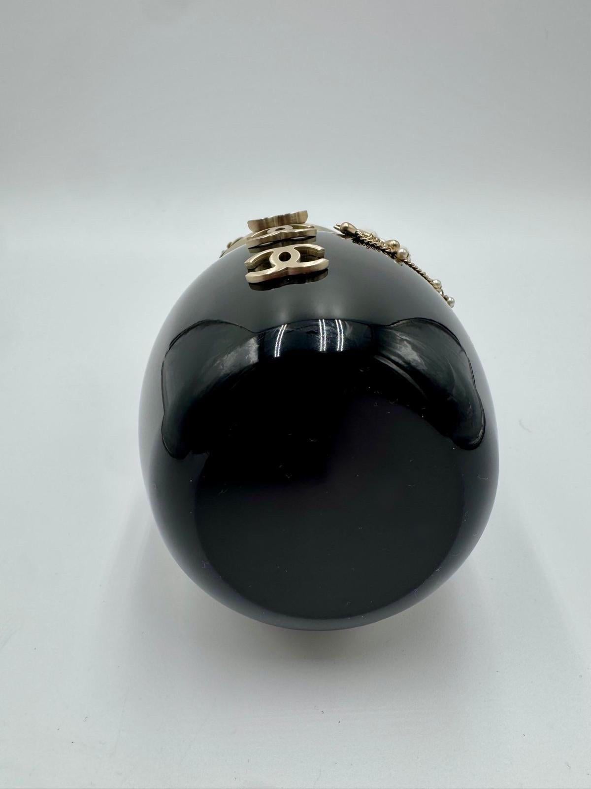 Bolso Minaudière Muñeca Matryoshka de Chanel 3