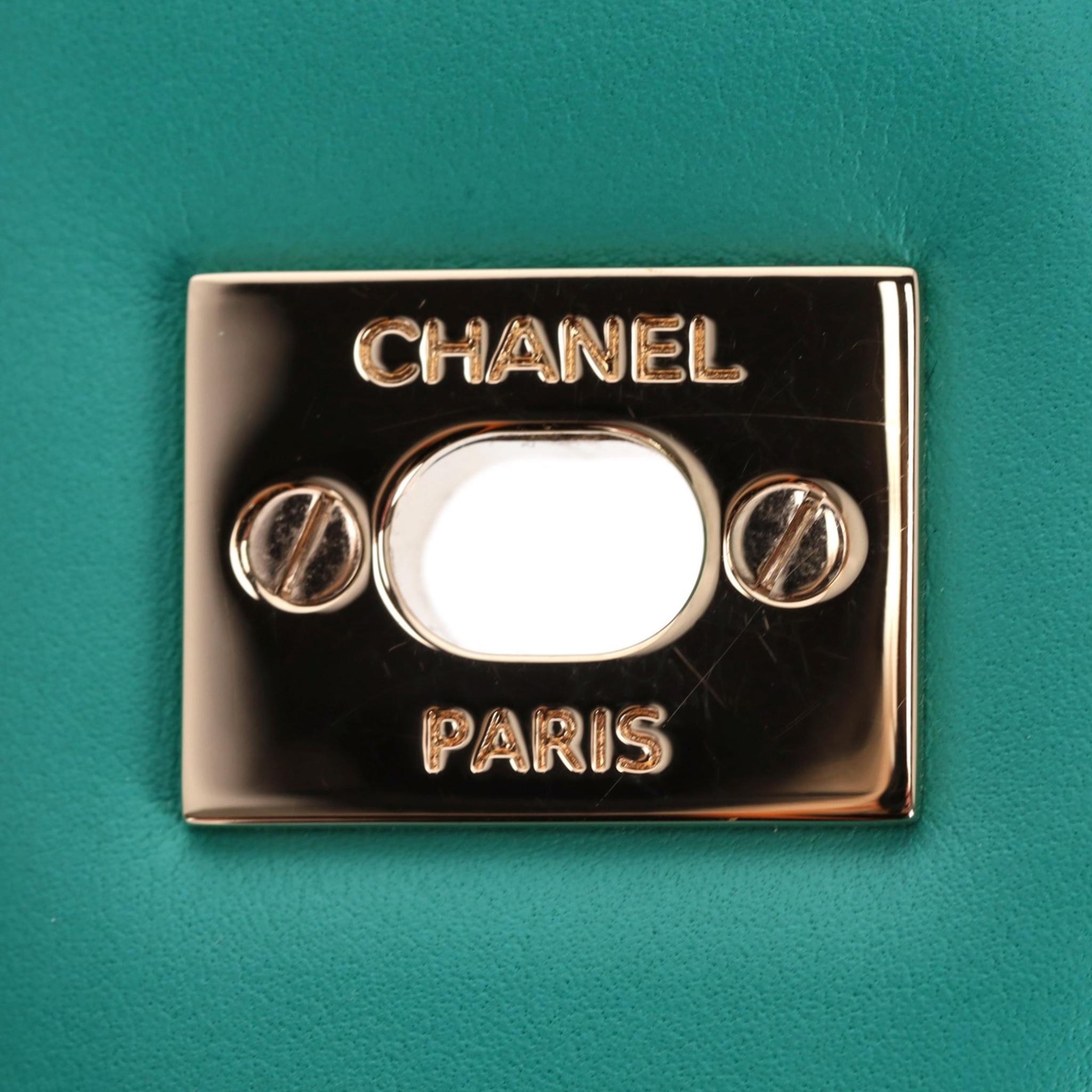 Chanel Matte Alligator Jumbo Double Flap Bag For Sale 5