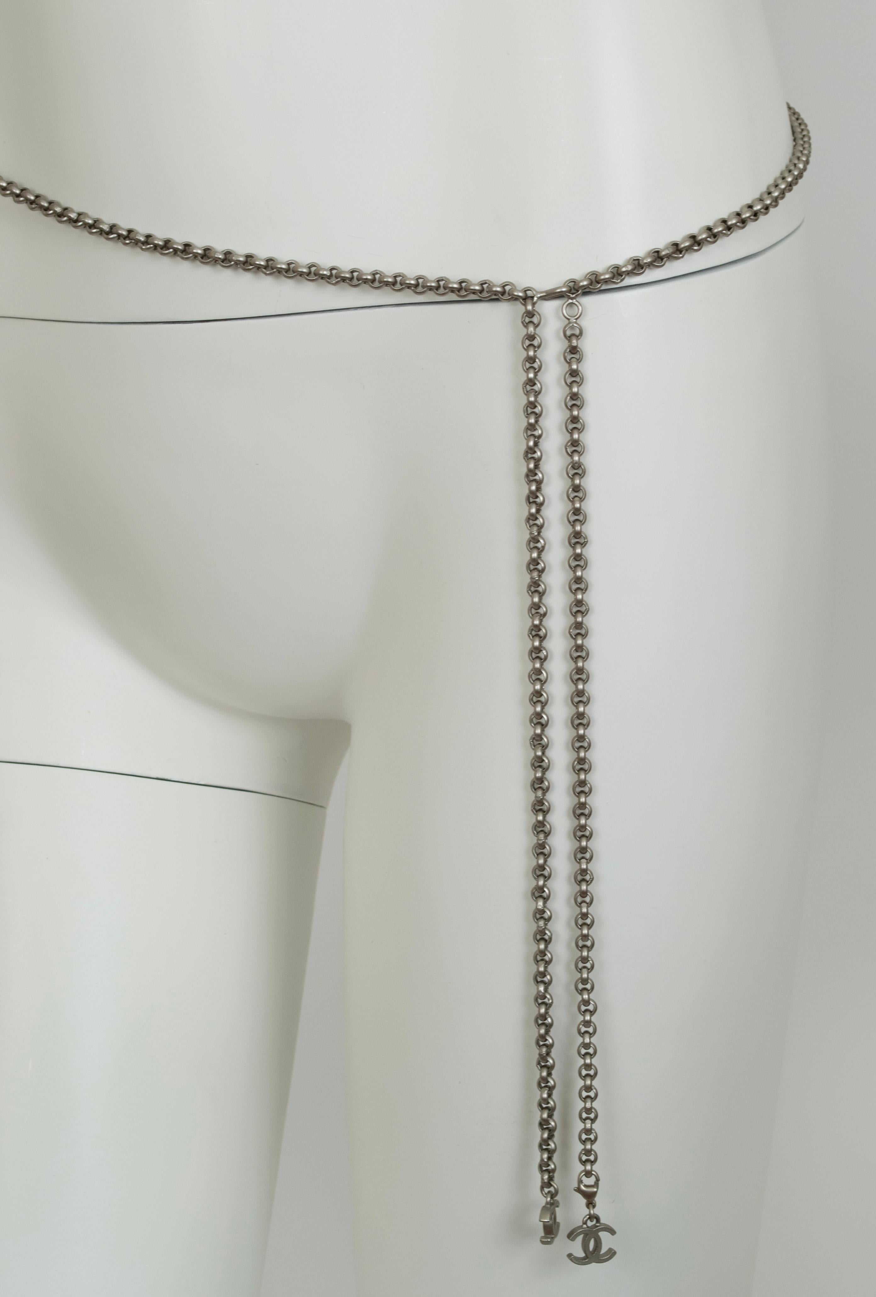 da uomo o donna Cintura a catena convertibile Chanel in argento opaco con charm CC rimovibile - 51