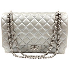 Chanel Chanel Matt Silber Lammfell Maxi Klassische Klappe Tasche