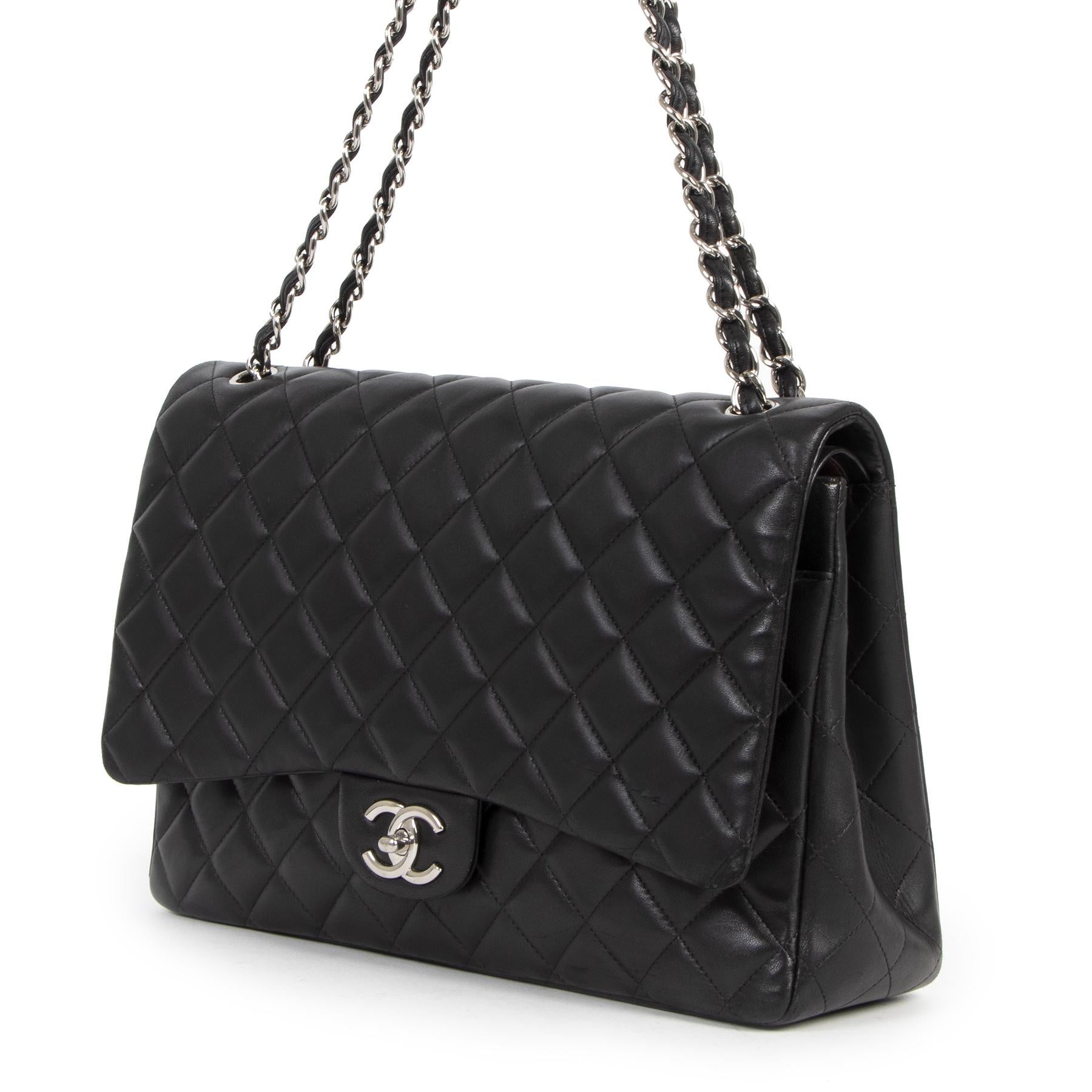 Chanel Maxi Black Lambskin Classic Double Flap Bag  In Good Condition In Antwerp, BE