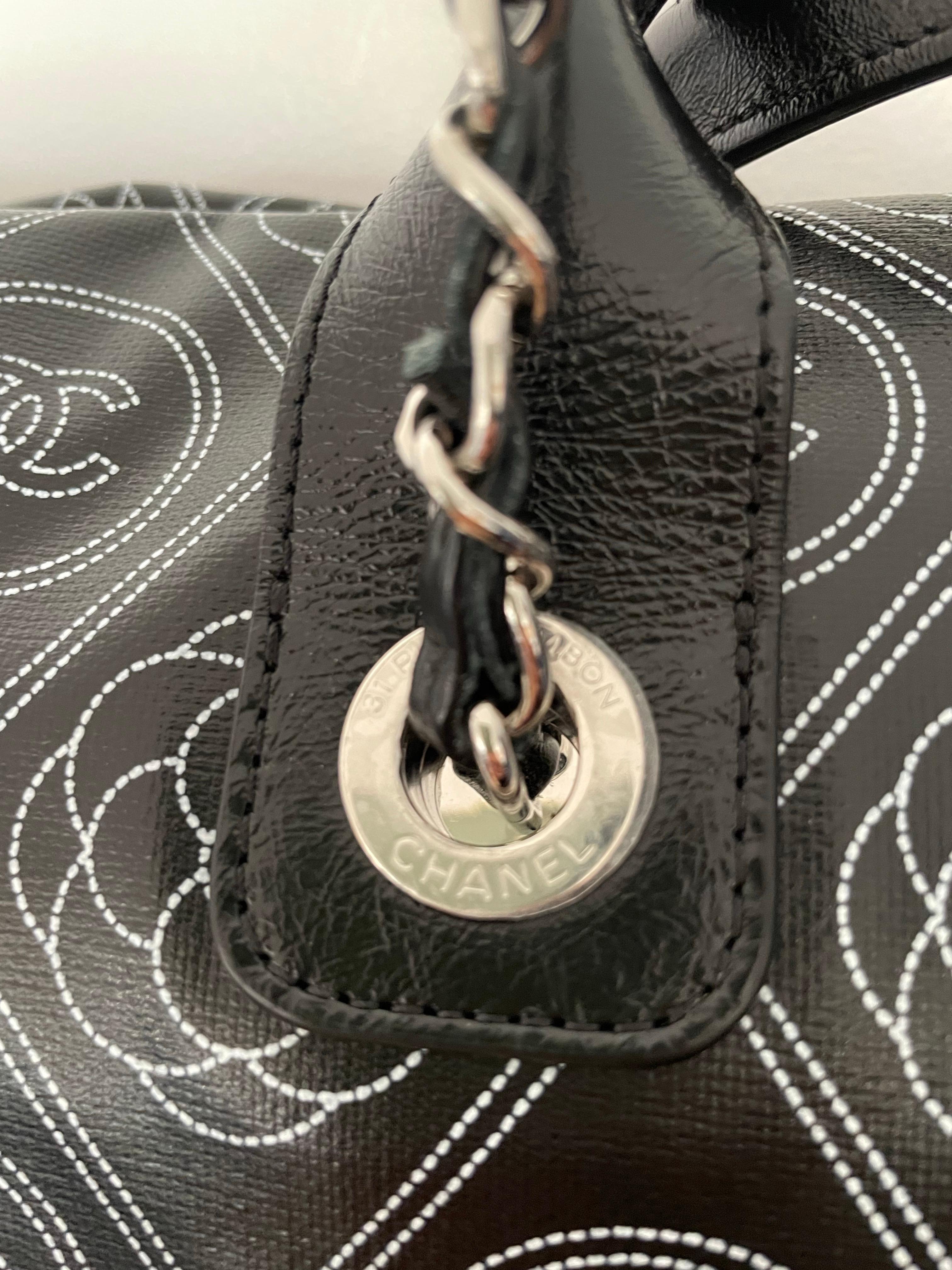 CHANEL Sac Maxi camélia CC avec logo Pour femmes en vente