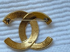 CHANEL Maxi CC logo brioche vintage