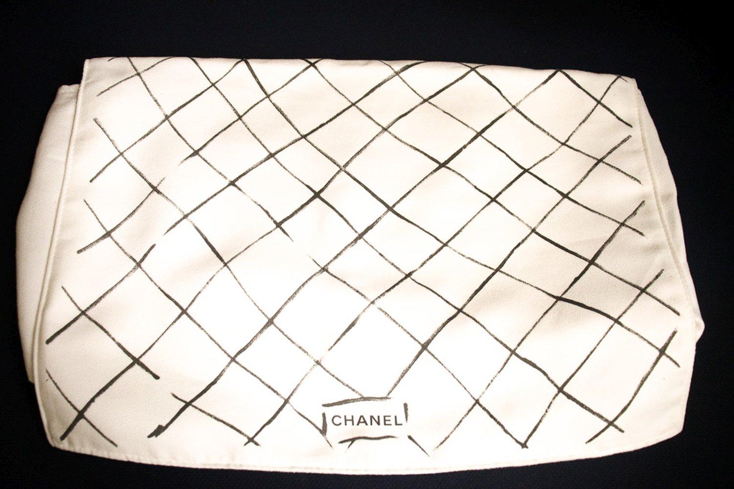 CHANEL Maxi Classic Handbag Grained Calfskin Double Chain Flap Shoulder Bag For Sale 13