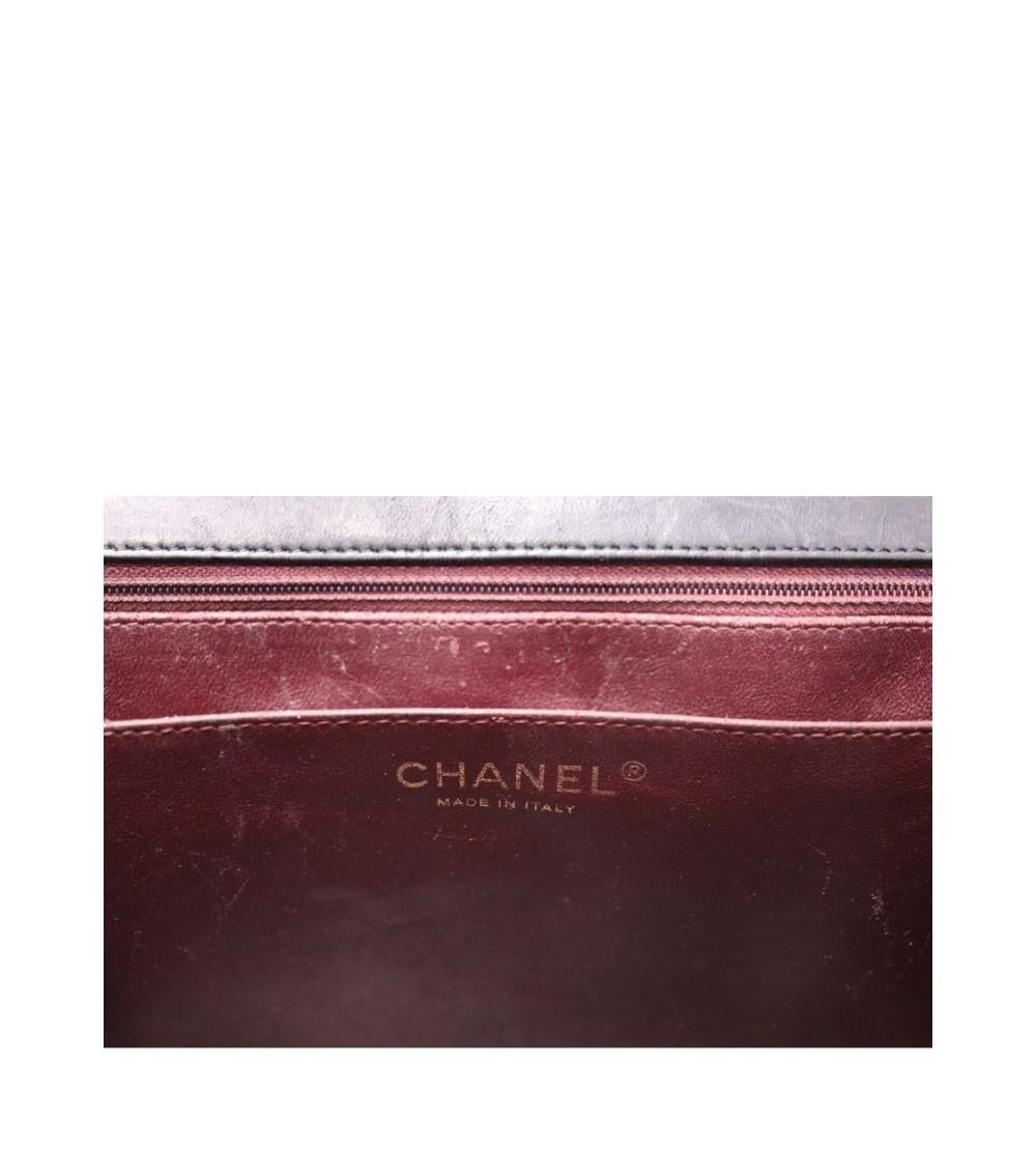Chanel Maxi Classic à rabat simple en vente 1