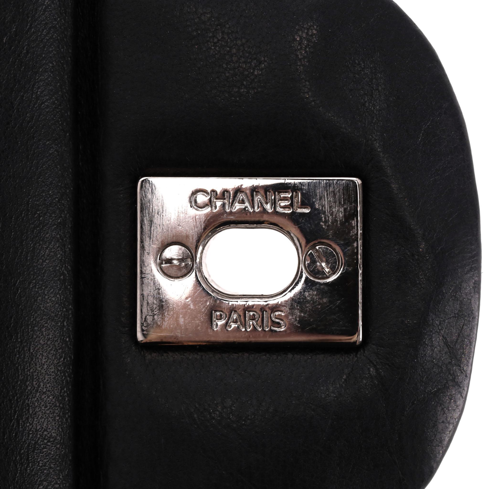 Chanel Maxi Diamond gesteppte Lammfell Timeless Klappentasche im Angebot 2