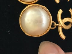 CHANEL Maxi Ohrringe Logo CC PEARL