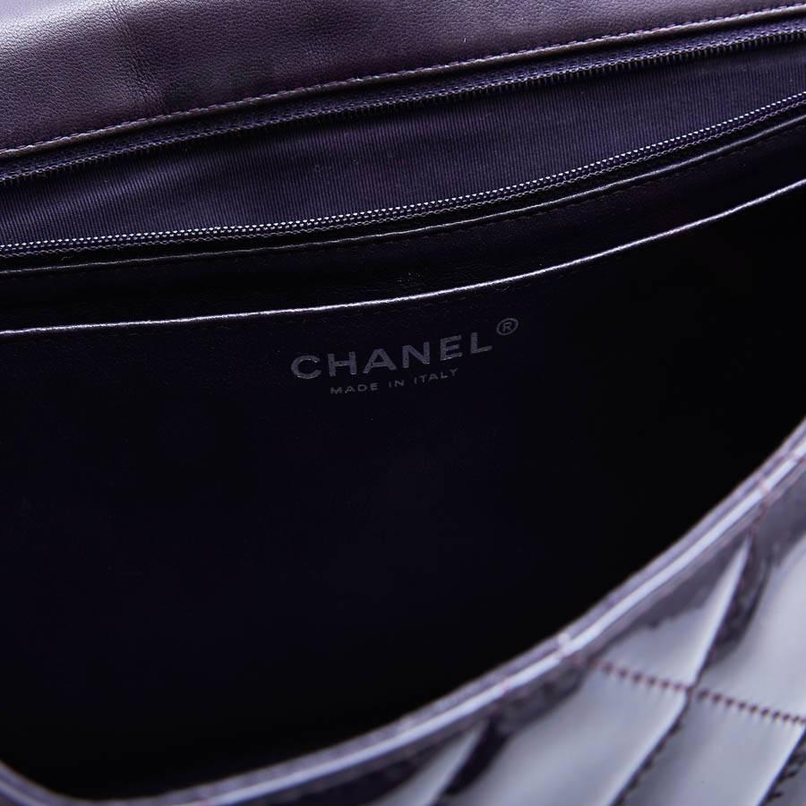 CHANEL Maxi Jumbo Bag in Purple Patent Leather 2