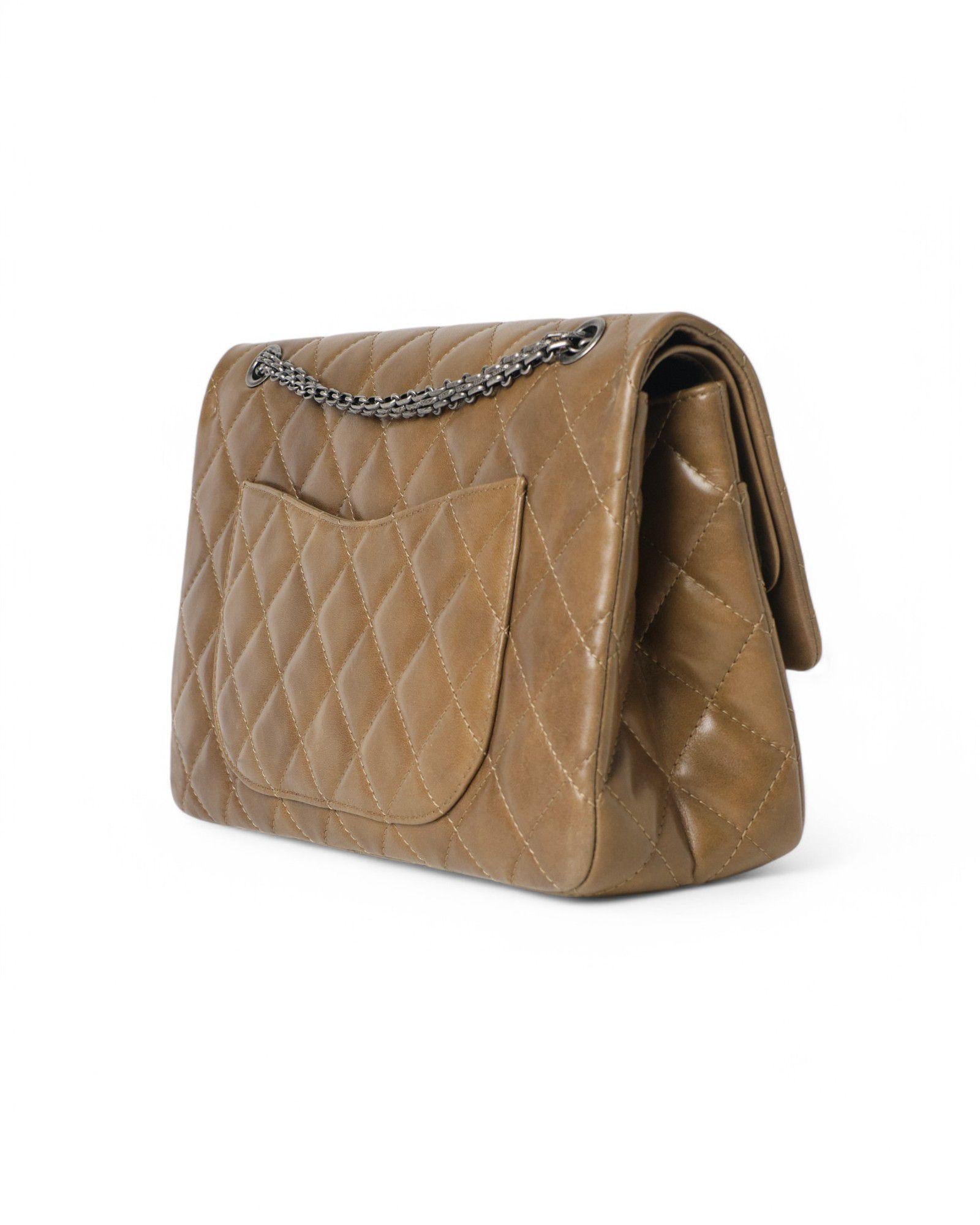 Chanel Maxi Jumbo Reissue Double-Flap Green For Sale 6