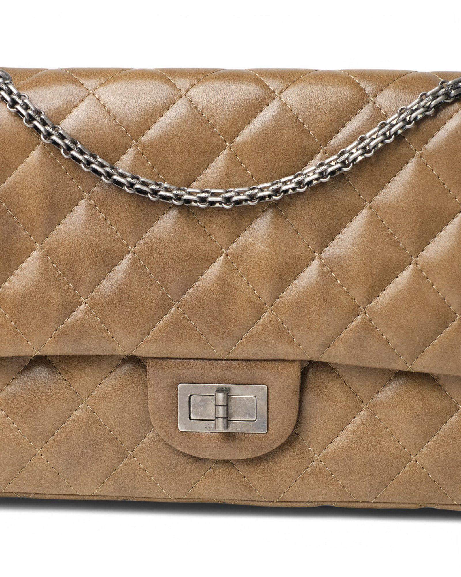 Chanel Maxi Jumbo Reissue Double-Flap Green For Sale 8