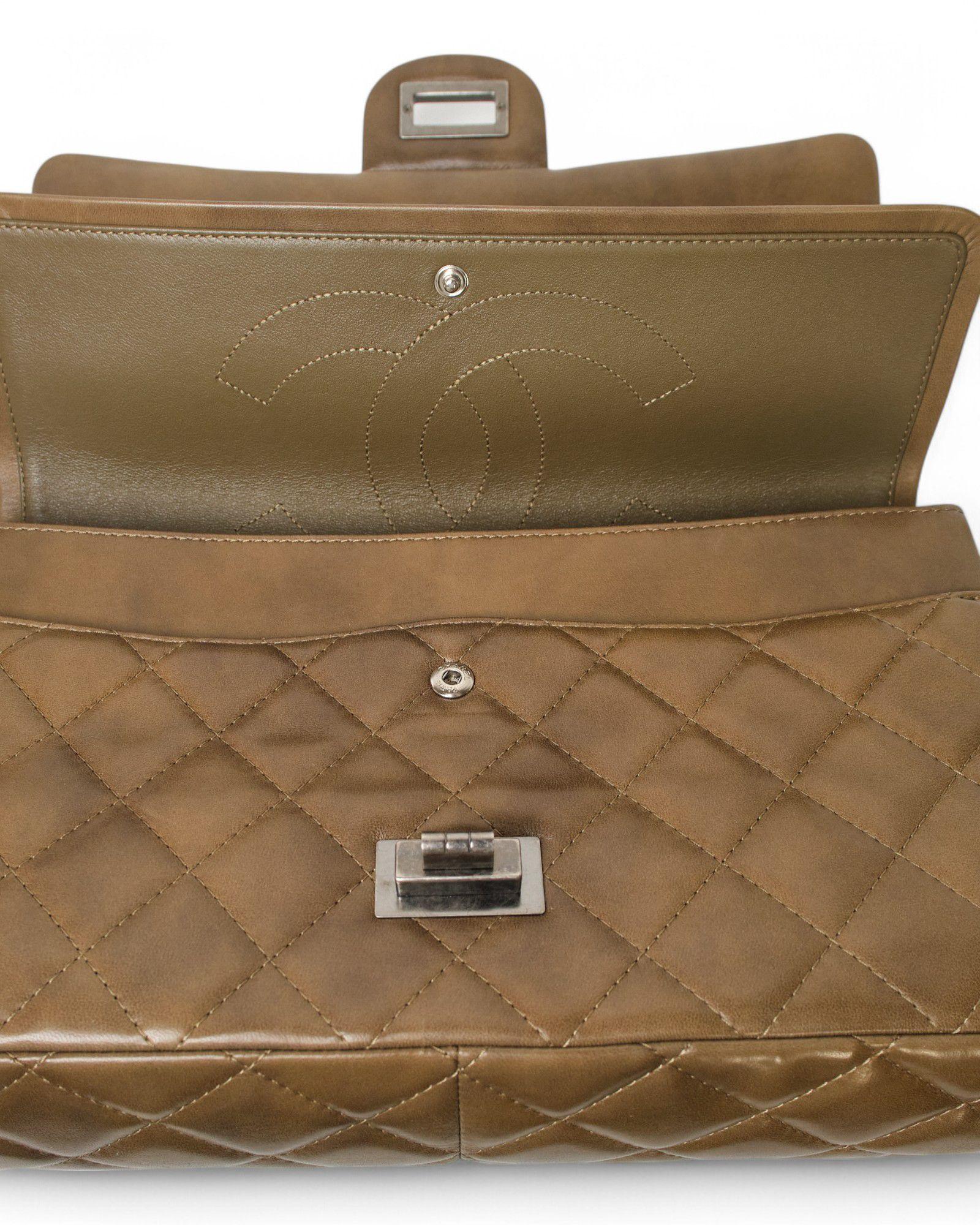 Chanel Maxi Jumbo Reissue Double-Flap Green For Sale 10