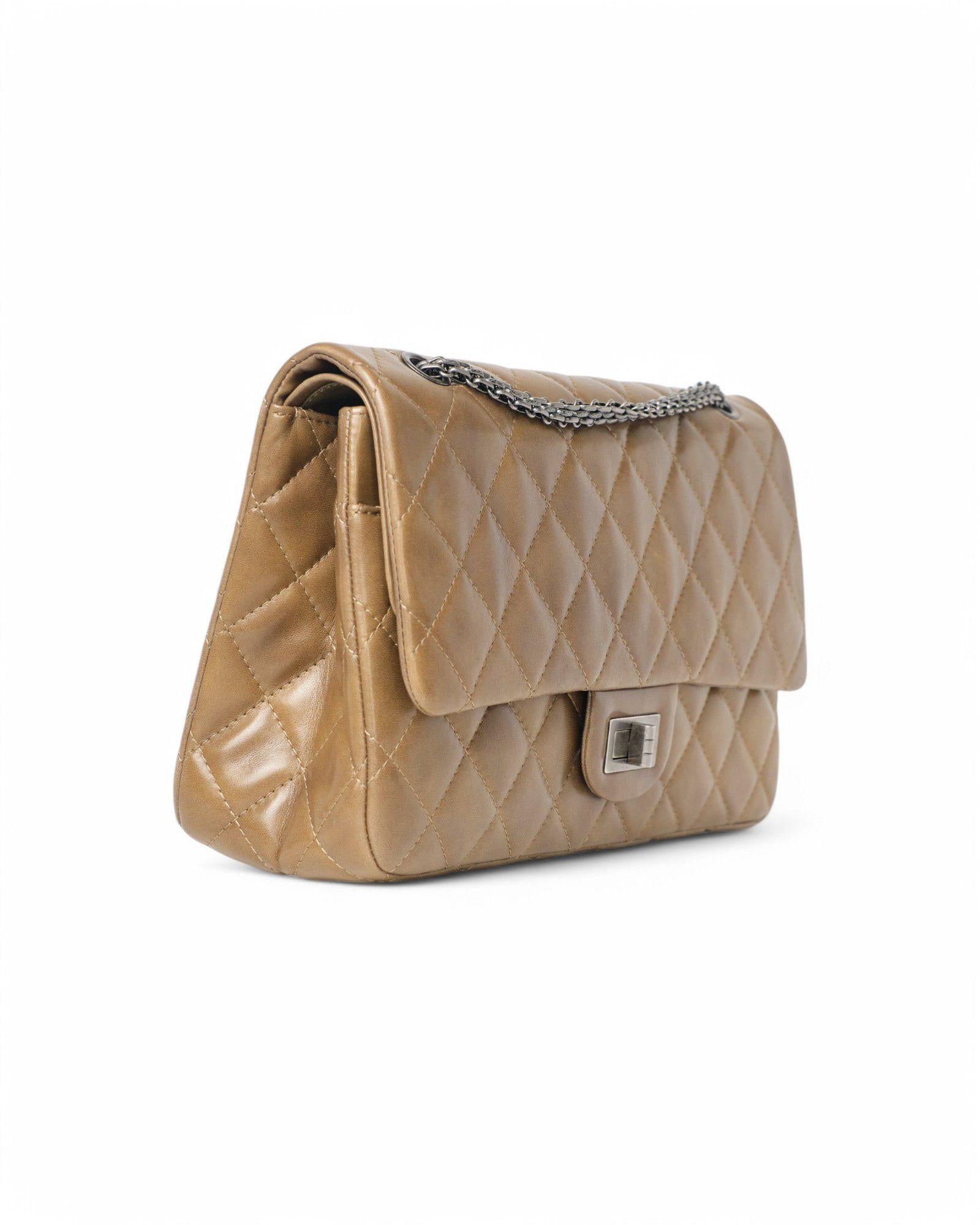 Brown Chanel Maxi Jumbo Reissue Double-Flap Green For Sale