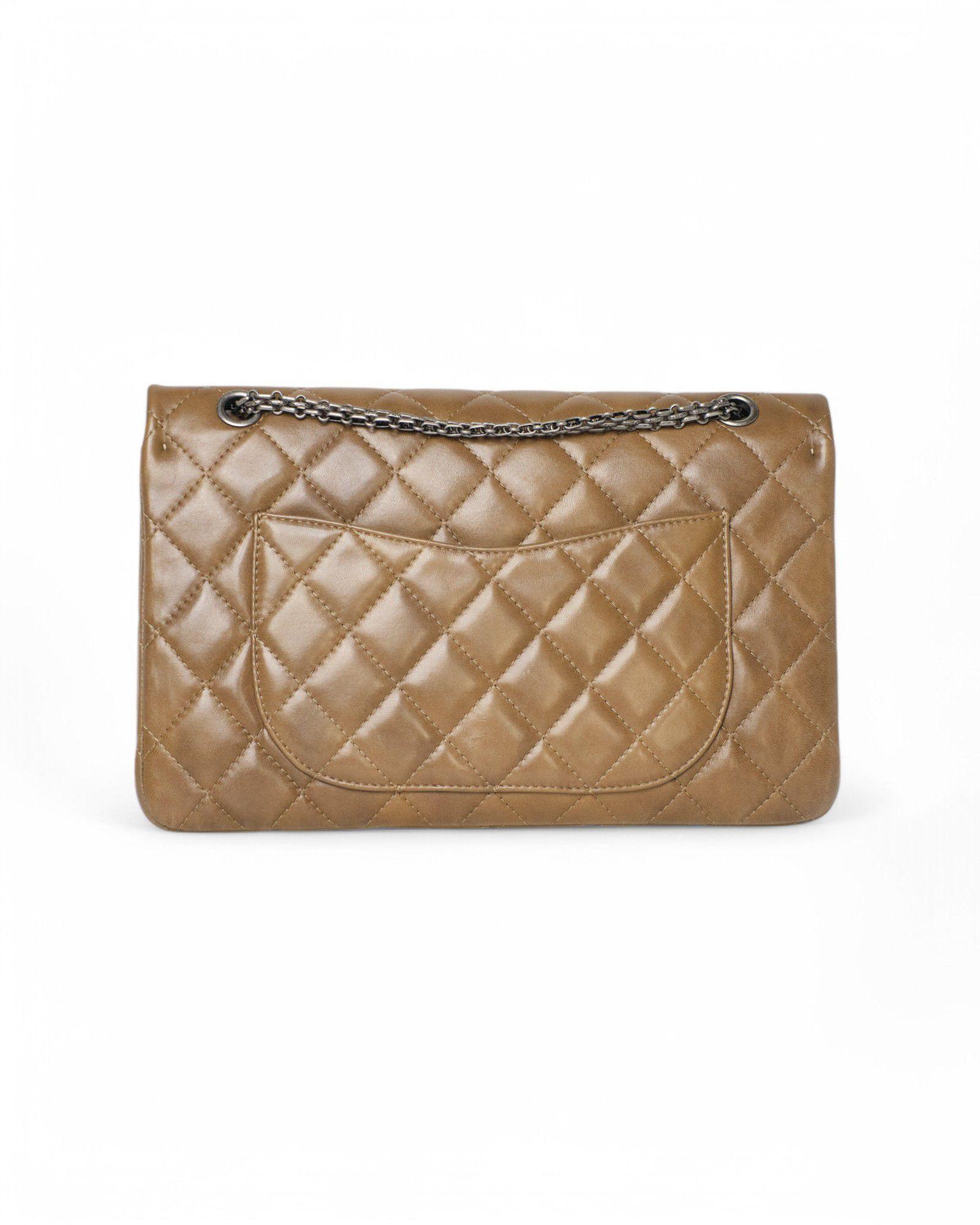 Women's Chanel Maxi Jumbo Reissue Double-Flap Green For Sale