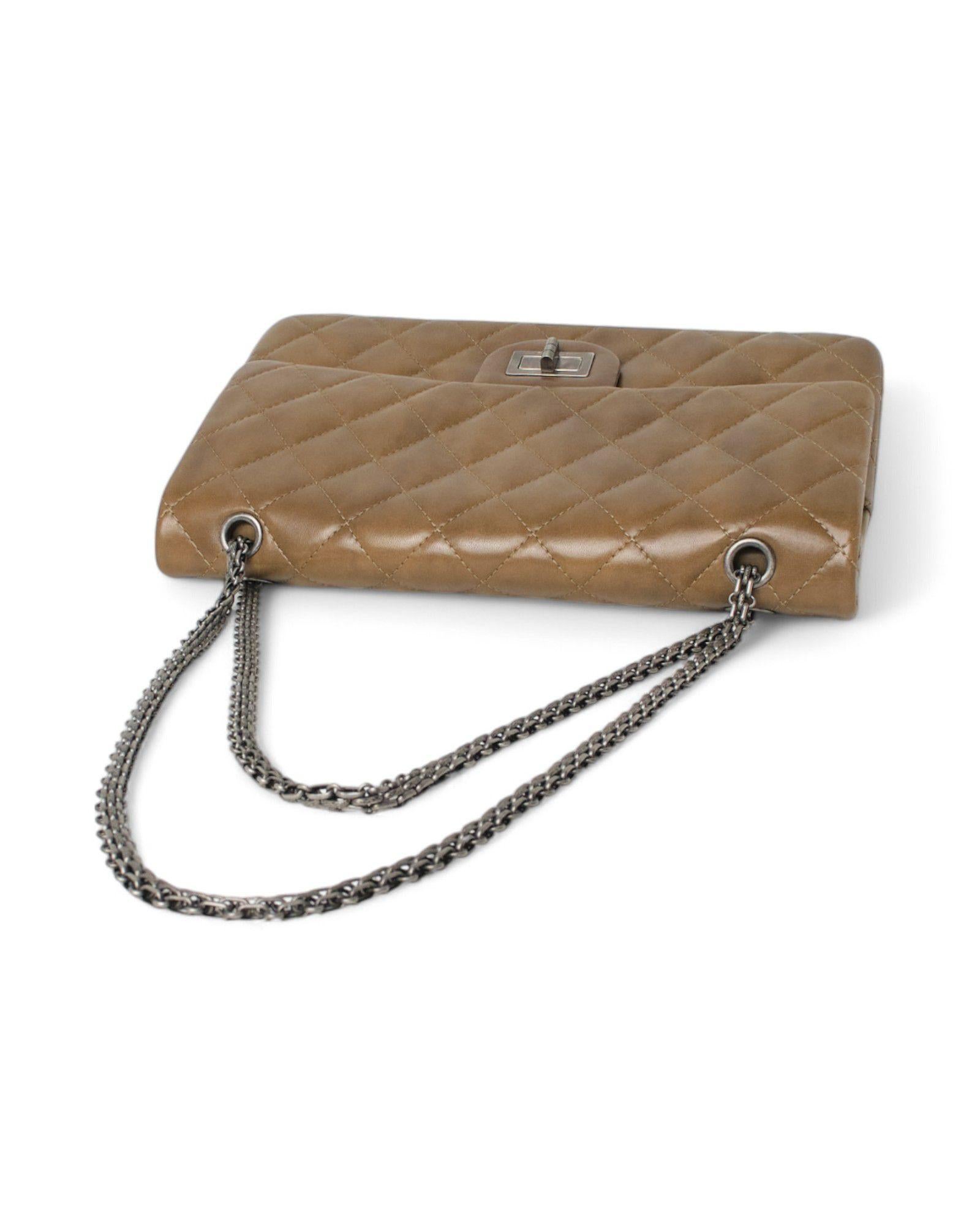 Chanel Maxi Jumbo Reissue Double-Flap Green For Sale 2