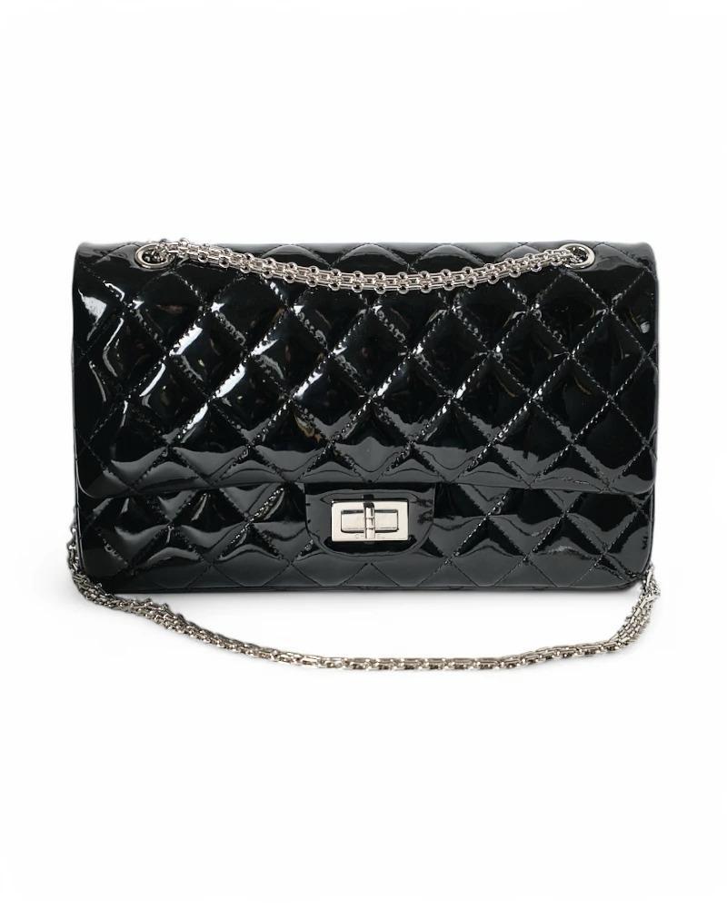 Chanel Maxi Jumbo Reissue Double-Flap Black Paint en vente 6