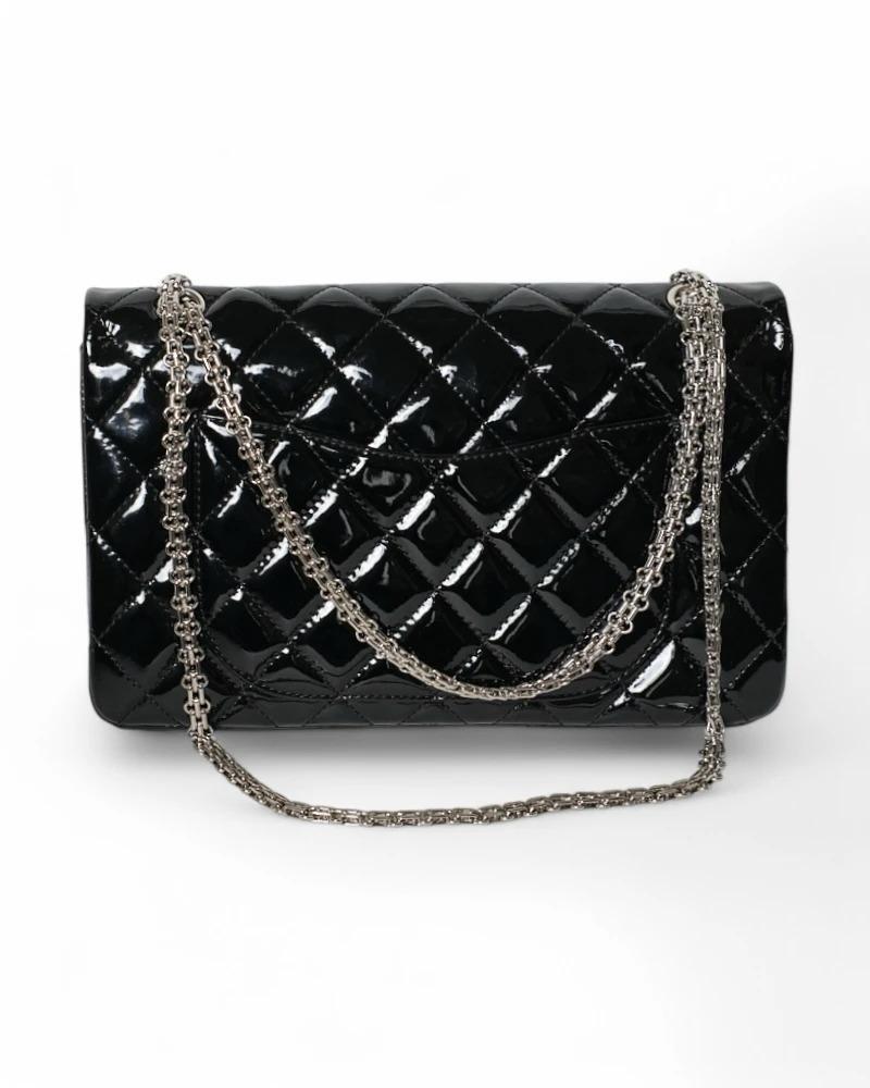 Chanel Maxi Jumbo Reissue Double-Flap Black Paint en vente 7