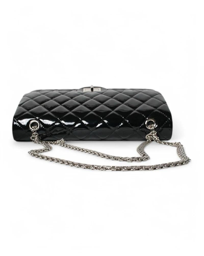 Chanel Maxi Jumbo Reissue Double-Flap Black Paint en vente 8